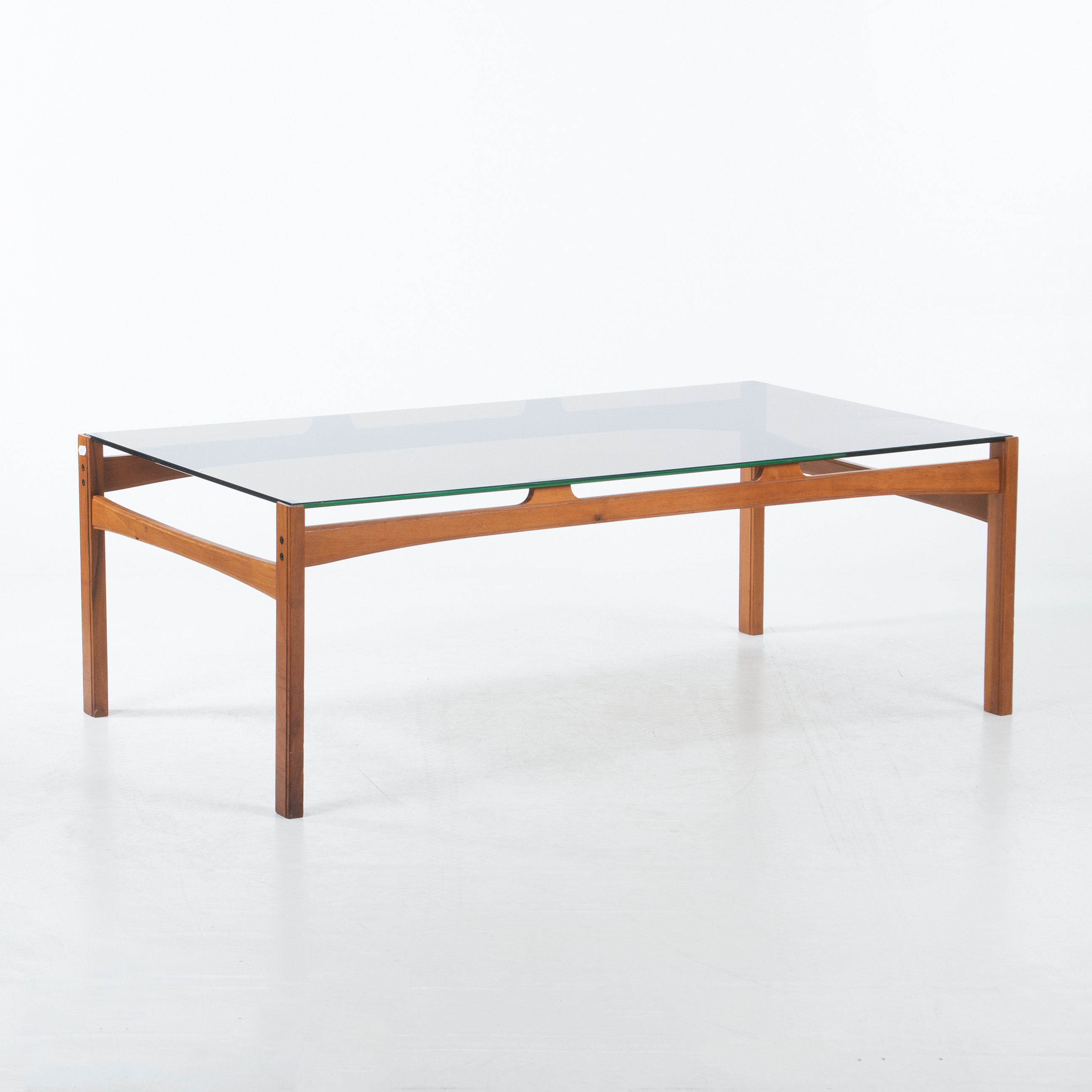 SOFFBORD, valnöt och rökfärgat glas, 1970-tal.