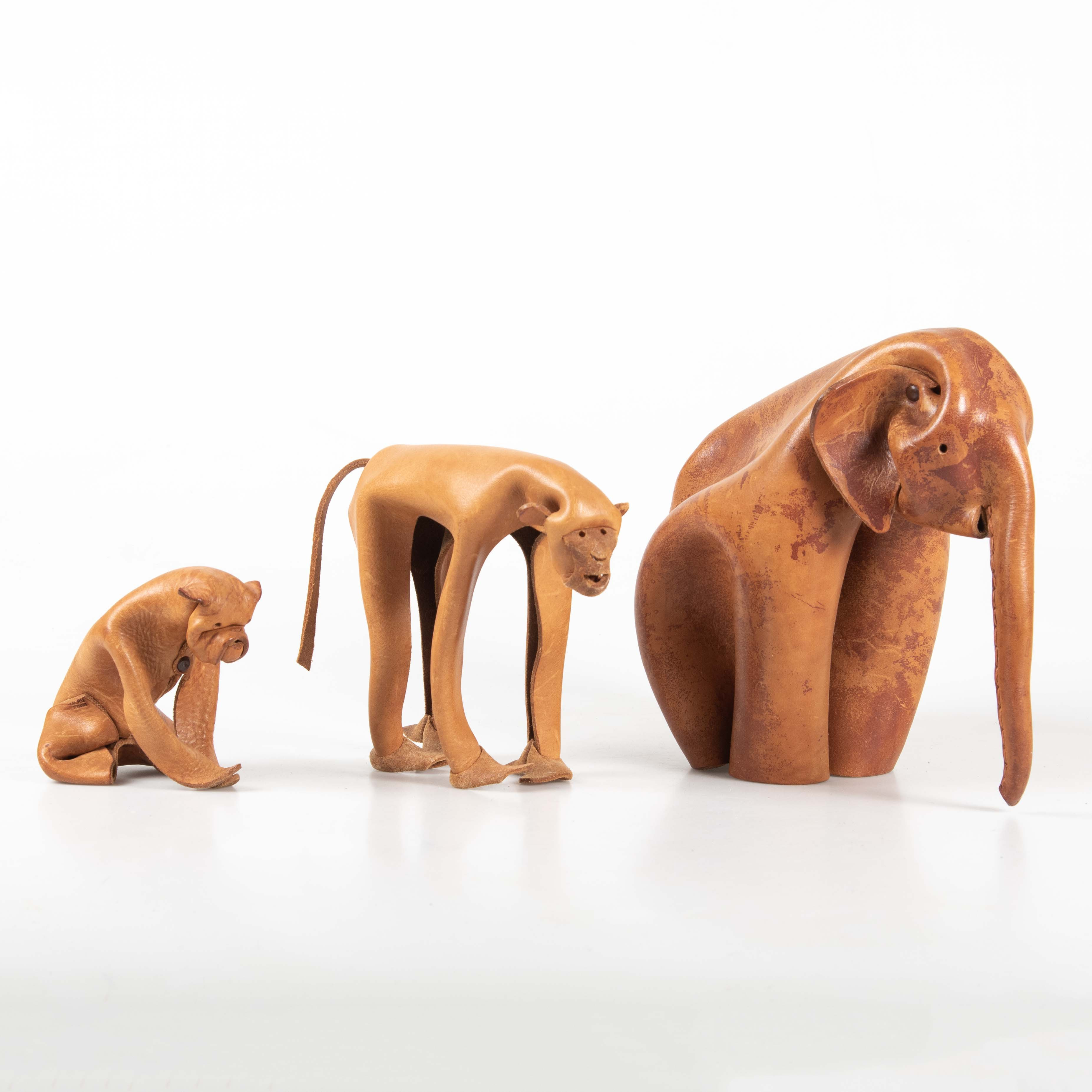 SKULPTUR, 3 st, läder, elefant, apa och bulldog Deru, Tyskland 1900-tal.