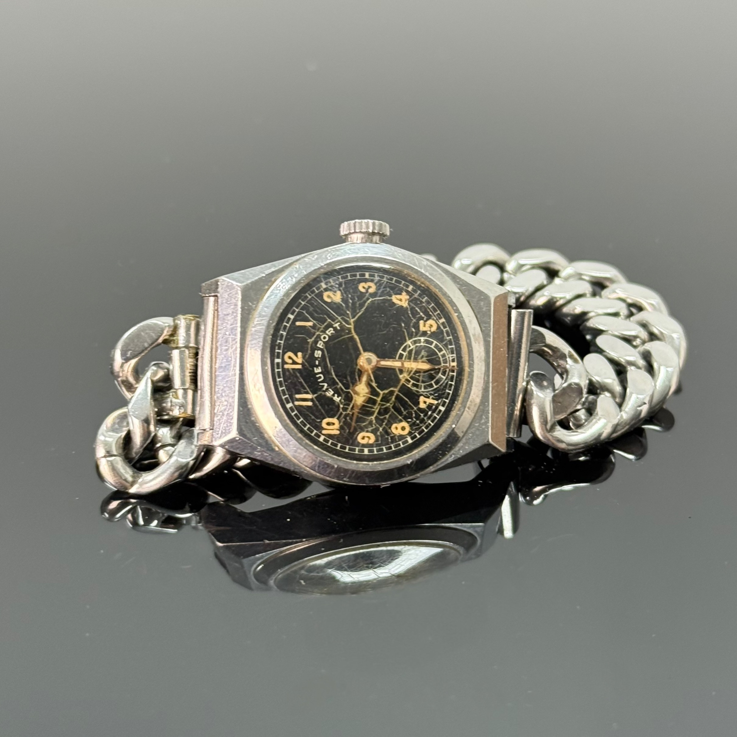 ARMBANDSUR - Revie sport, metallarmband.