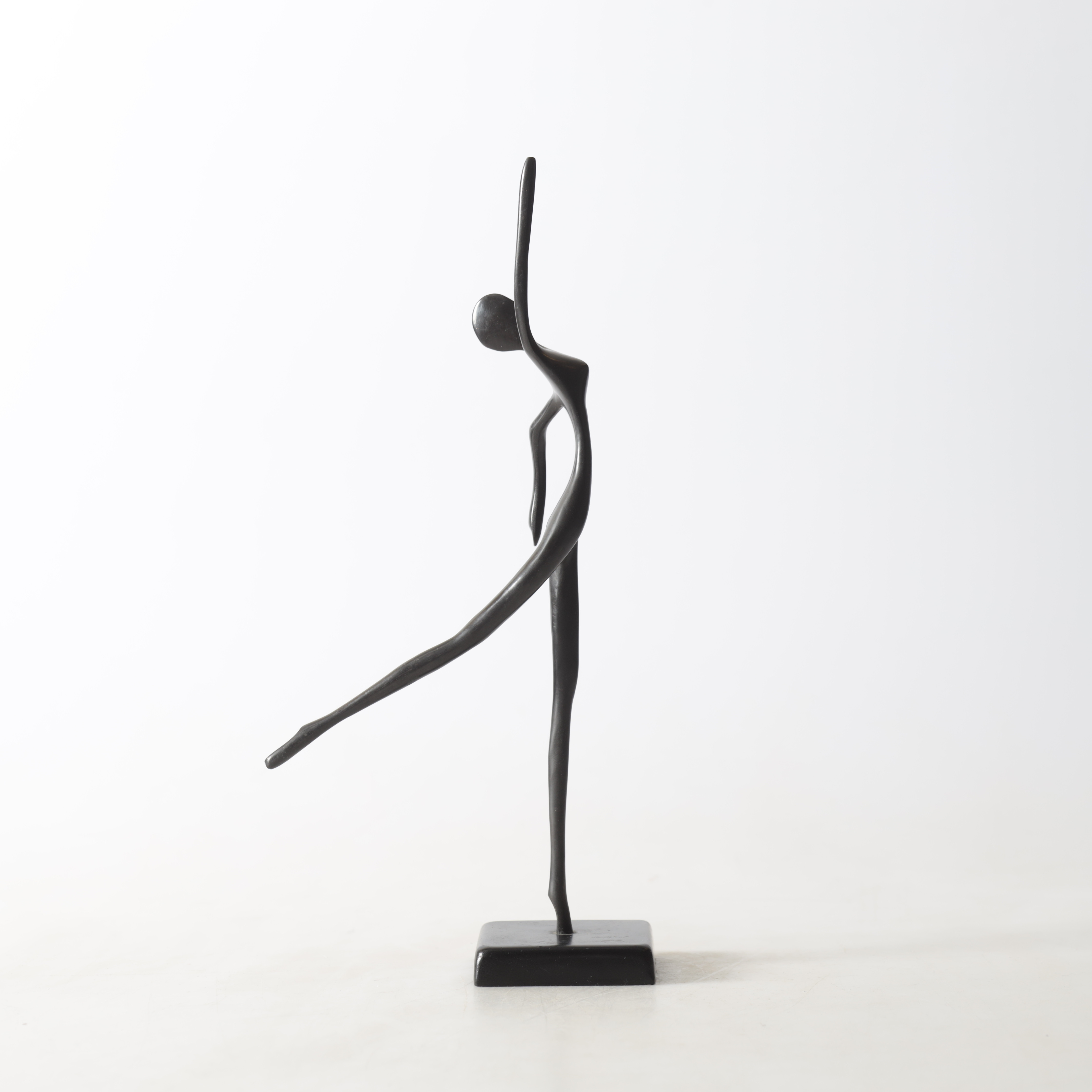 BODRUL KHALIQUE. skulptur, metall, för IKEA, 2000-tal.