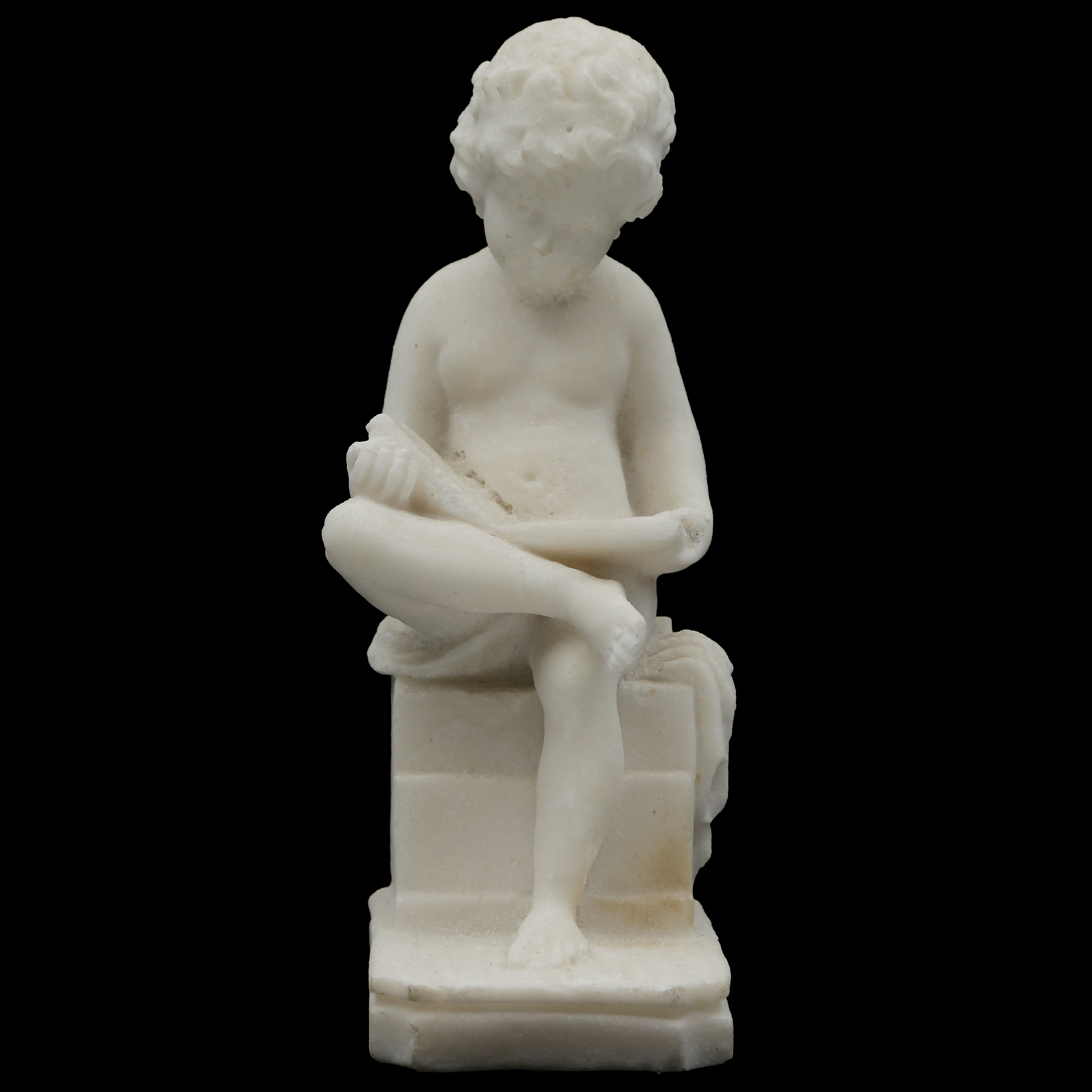SKULPTUR "POJKE MED BOK" ALABASTER, 1900-TAL.
