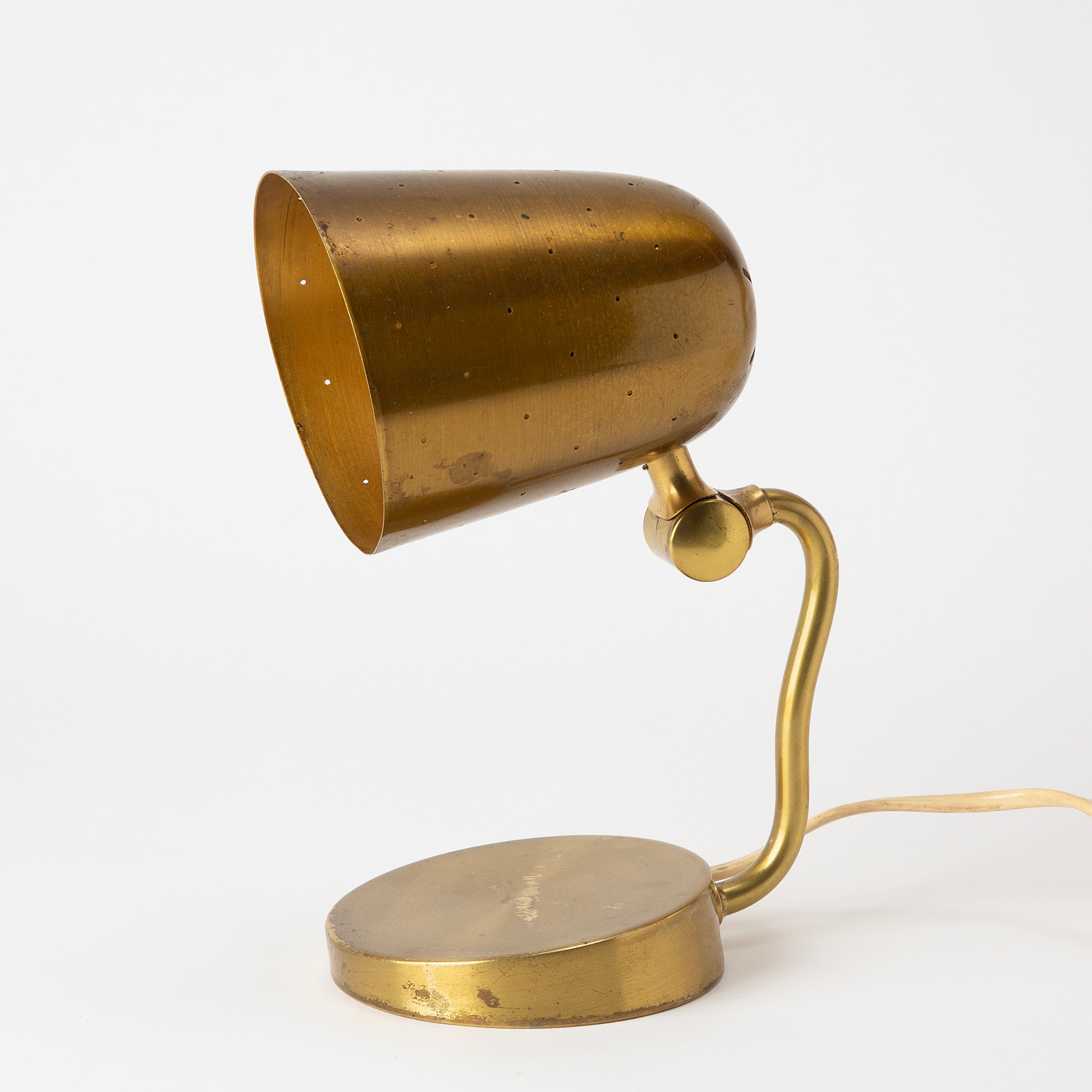 BORÉNS. "Baby", bords-/vägglampa, Borås 1950-tal, Swedish Modern, modell 9303, mässing med perforerad skärm.