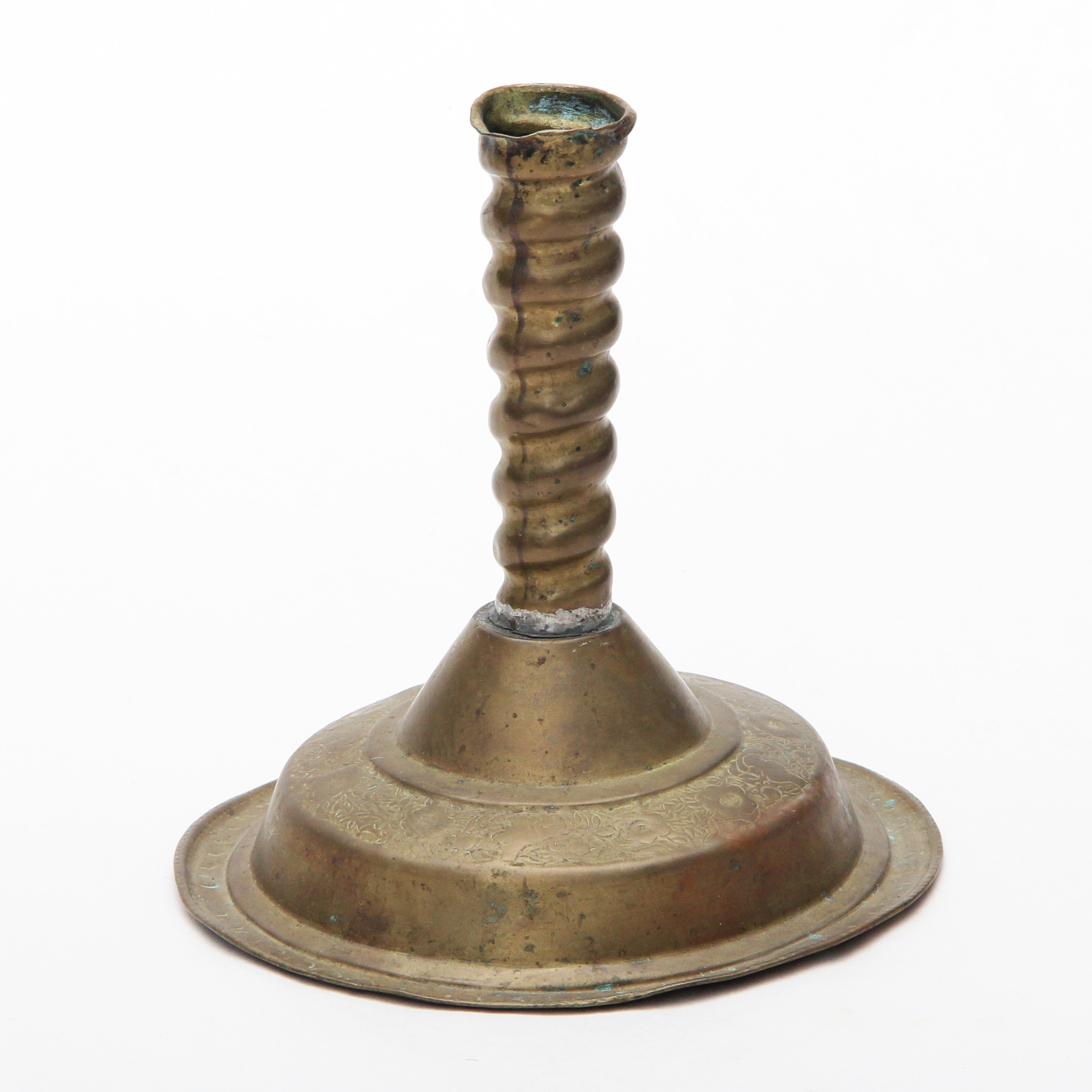 LJUSSTAKE, barock, mässing, dekorerad bas, 1700-tal.