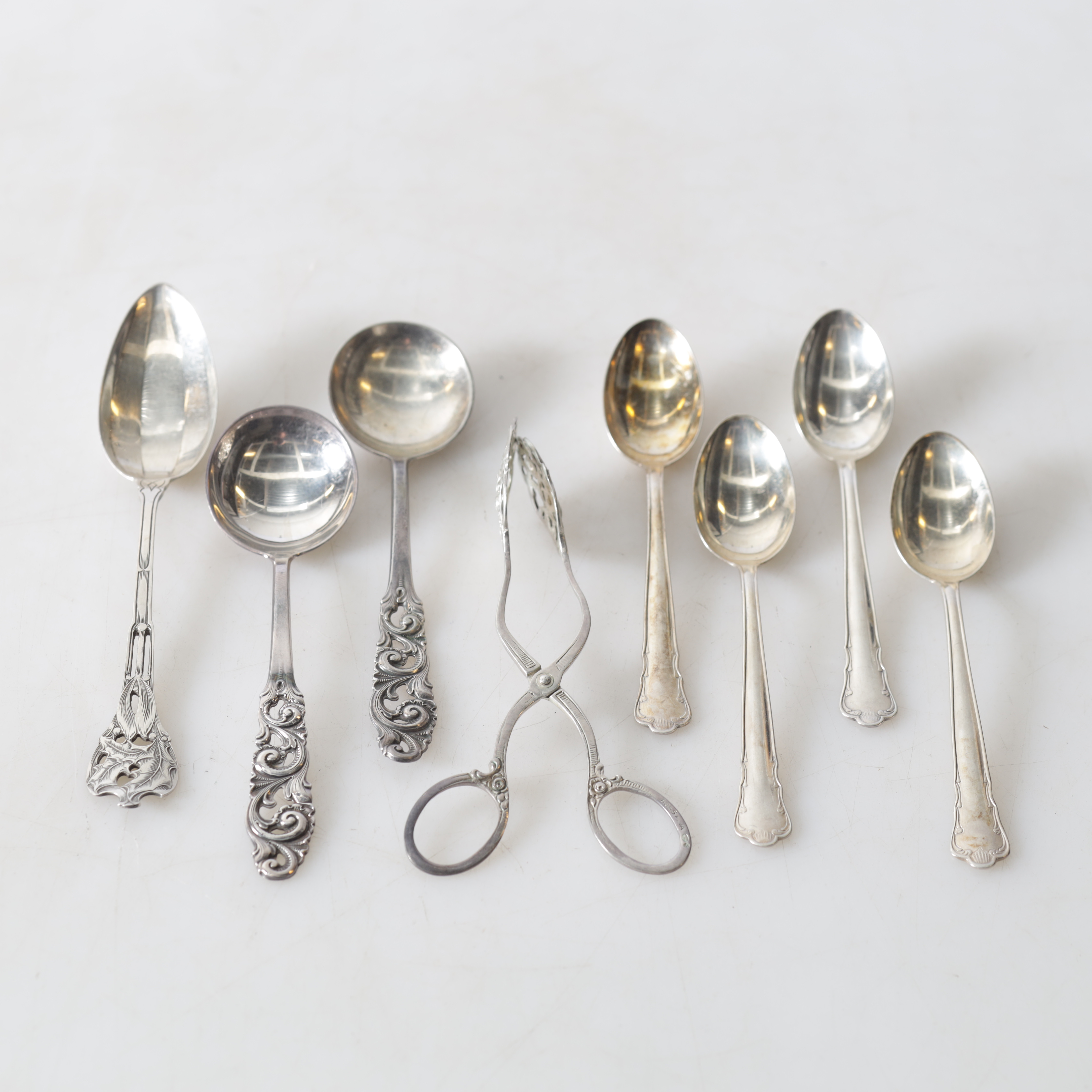 BESTICK, 8 delar, silver, olika tillverkare & modeller. Totalvikt ca 117,8 gram.