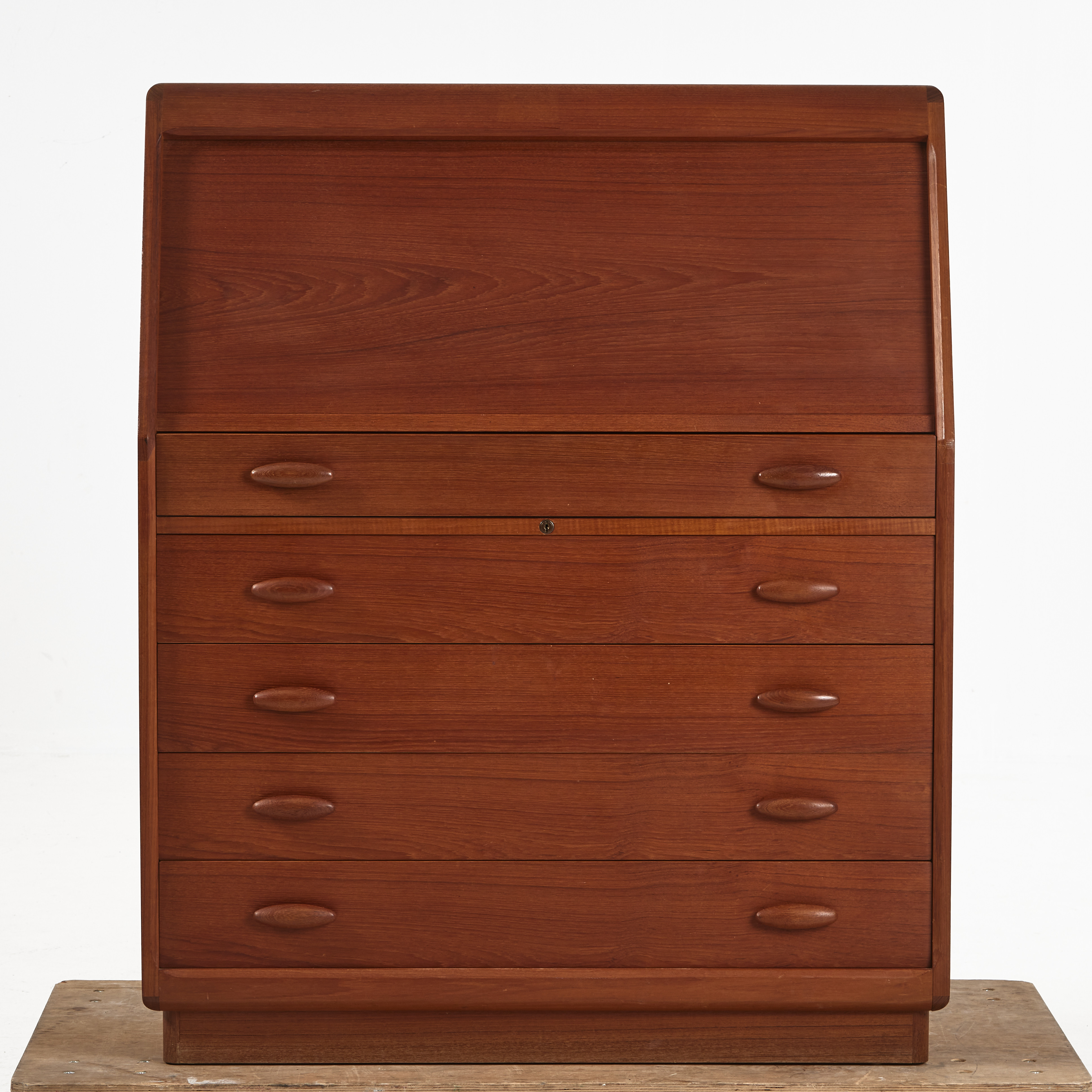 BENT MÖLLER JÖRGENSEN. Sekretär/sminkbord, teak, 1960-tal, för Svend Dyrlund.