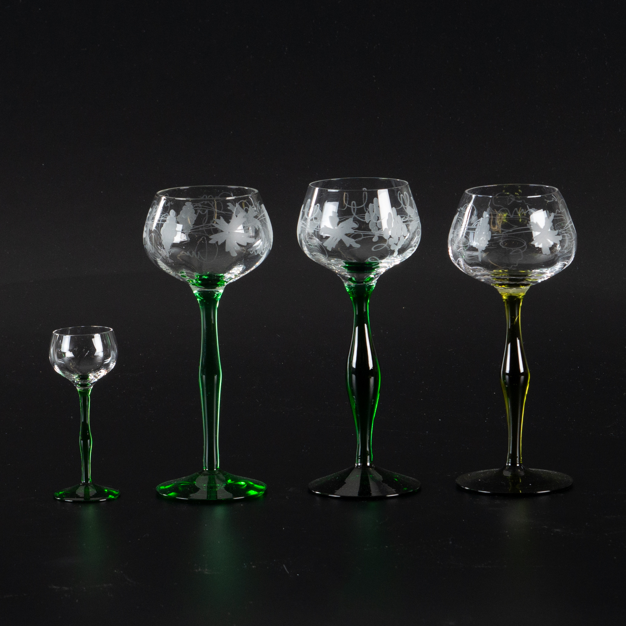 REMMARE . 15 +1 vinglas, 5 st snapsglas.