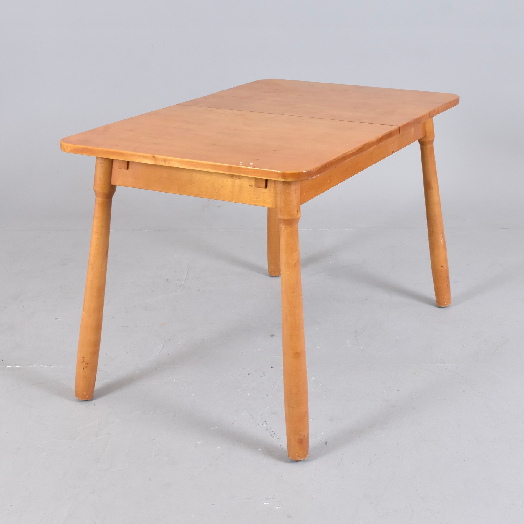MATBORD MED 2 ILÄGGSSKIVOR, ljus björk, Swedish Grace, 1900-talets 1 hälft eller mitt.