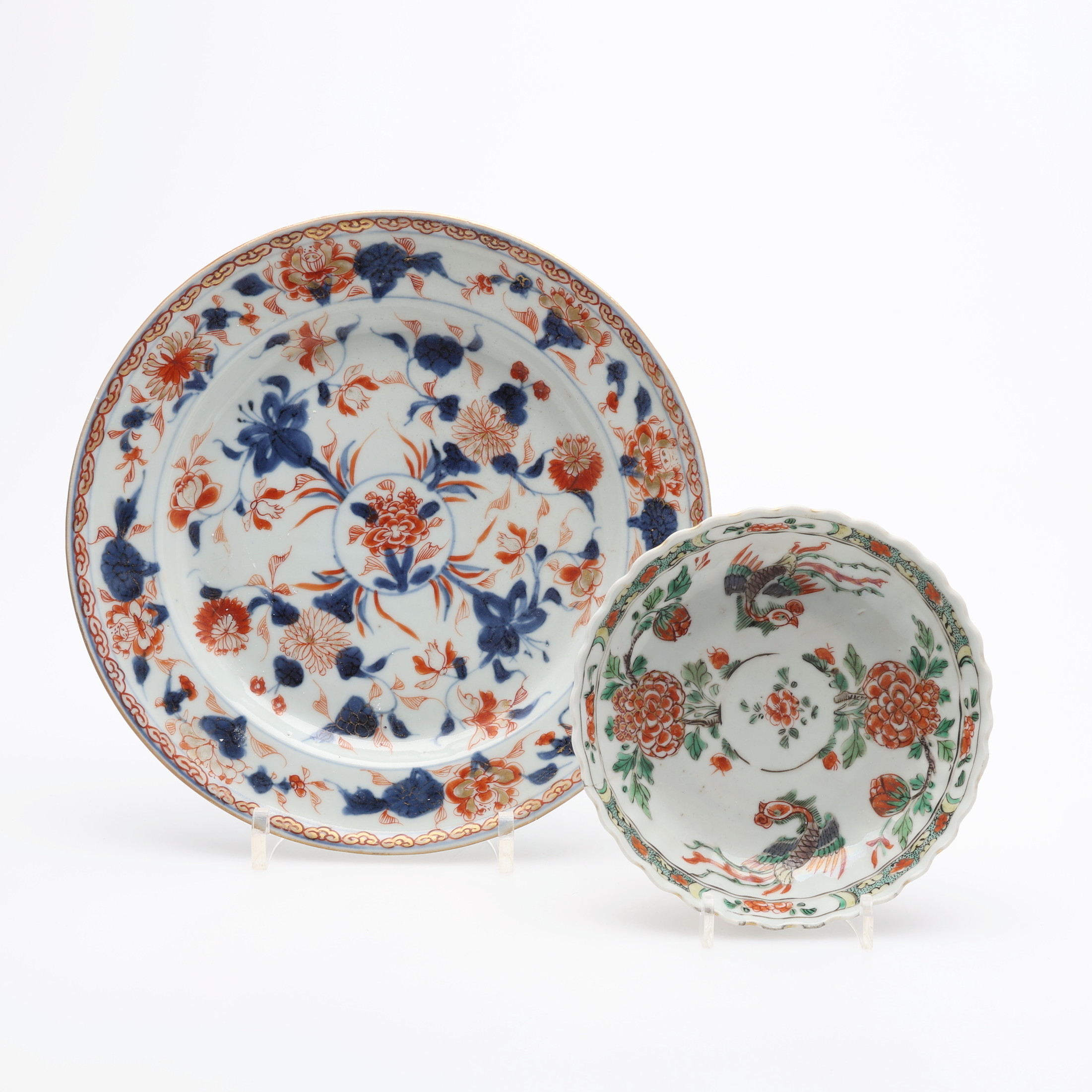 TALLRIK SAMT TEKOPPSFAT, Kina, porslin med måleri, Qianlong (1736-1795).