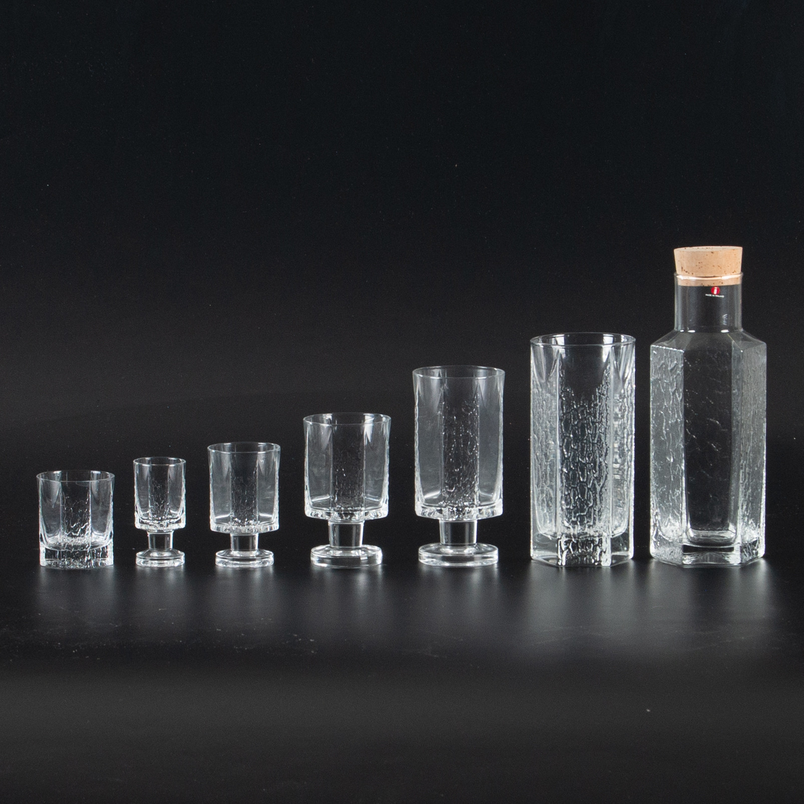 TIMO SARPANEVA. Glasservis "Kalinka", Iittala, Finland, 69 delar.