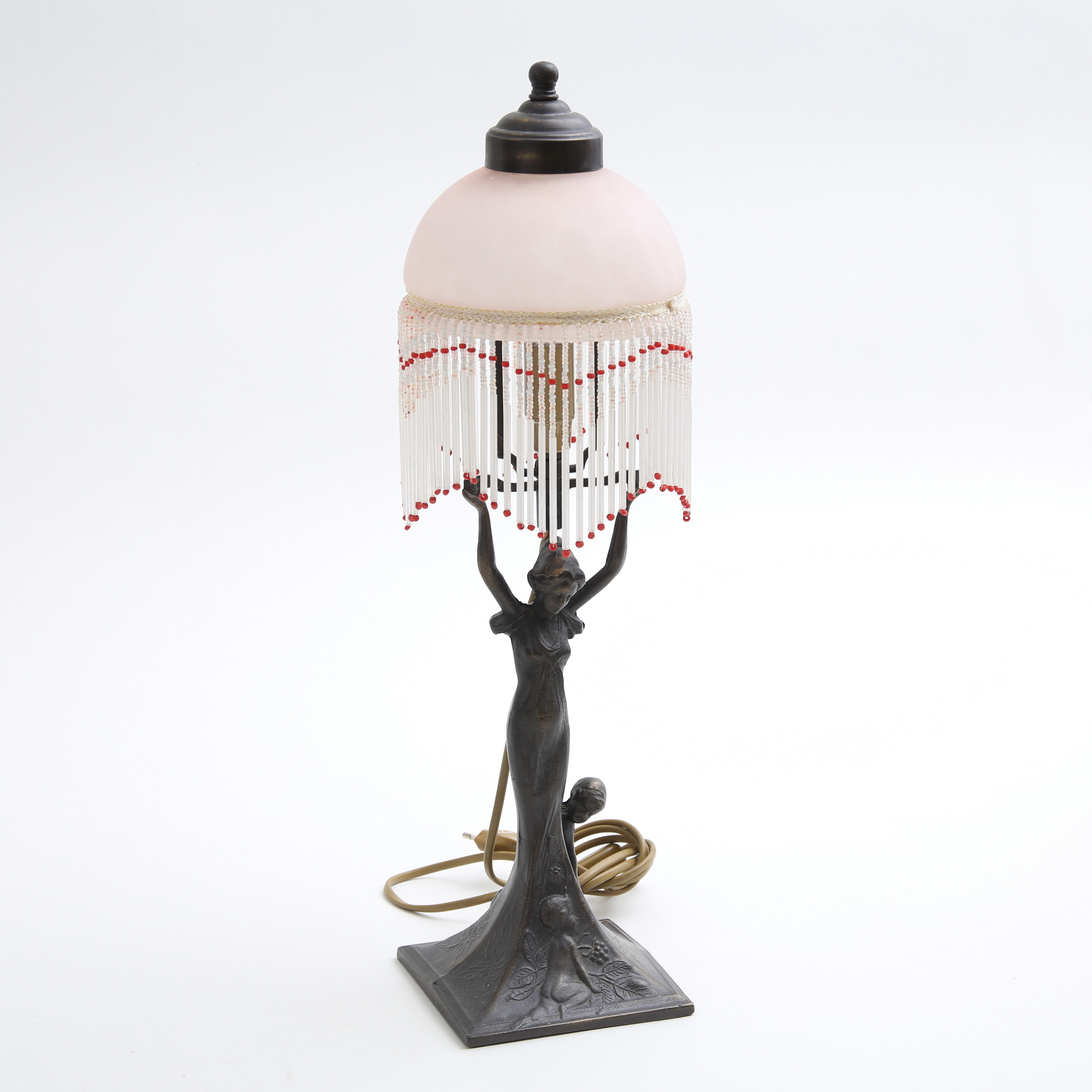 BORDSLAMPA, Art Deco-stil, brons med glaskupa samt pärlfransar, 1900/2000-tal.