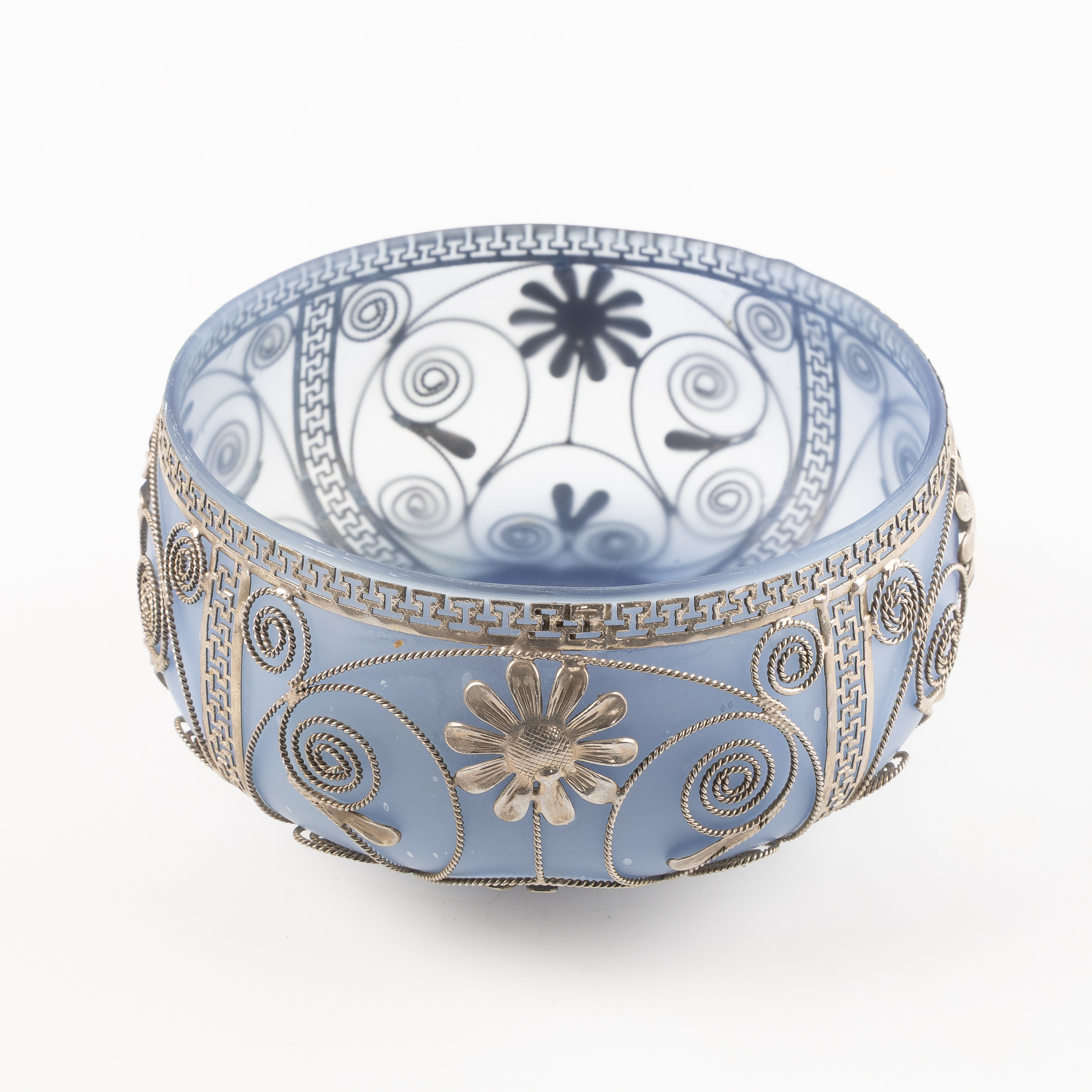 SKÅL, blåfärgat glas med silverdekor, 1900-talets första hälft.
