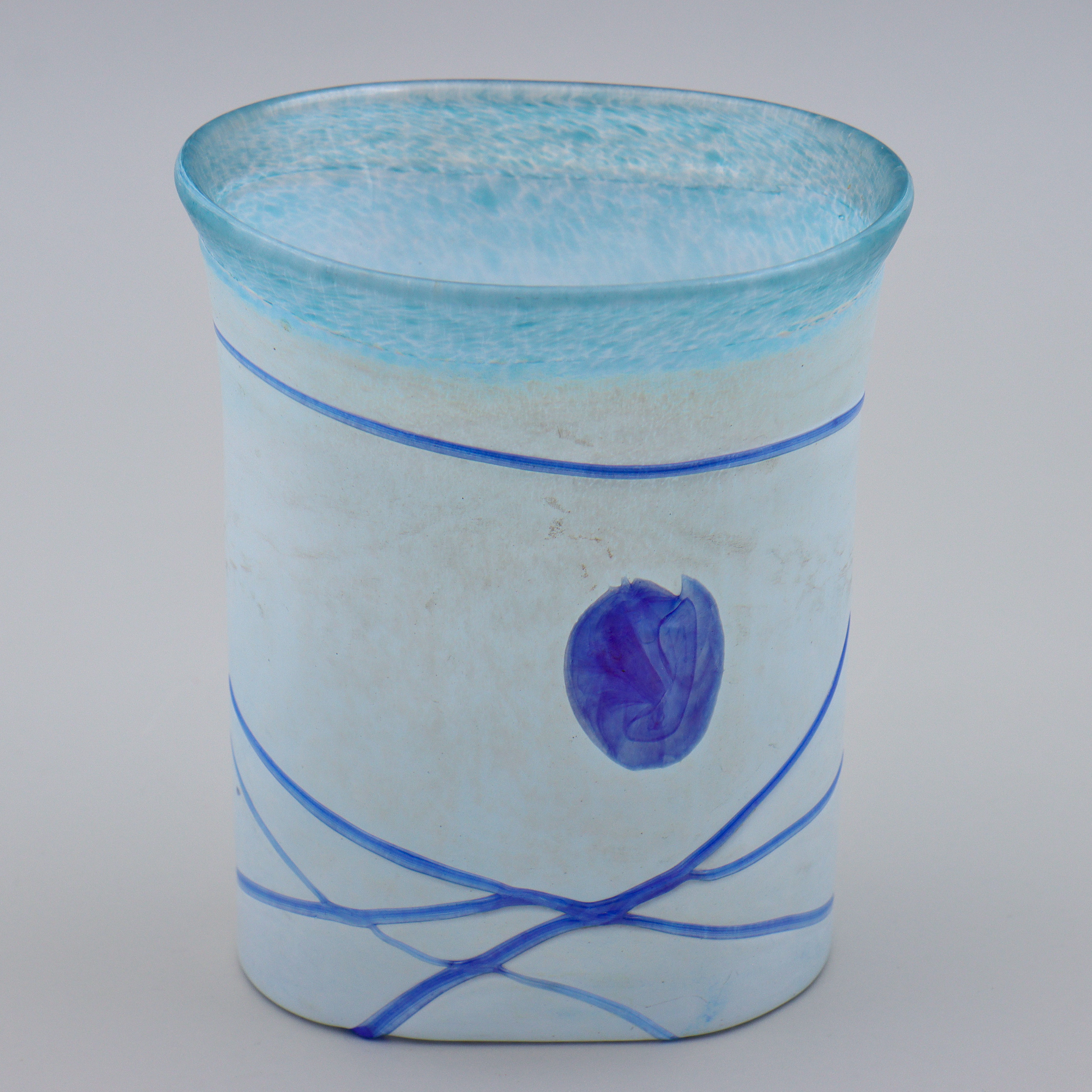 BERTIL VALLIEN, VAS "GALAXY BLUE", KOSTA BODA, SIGNERAD.