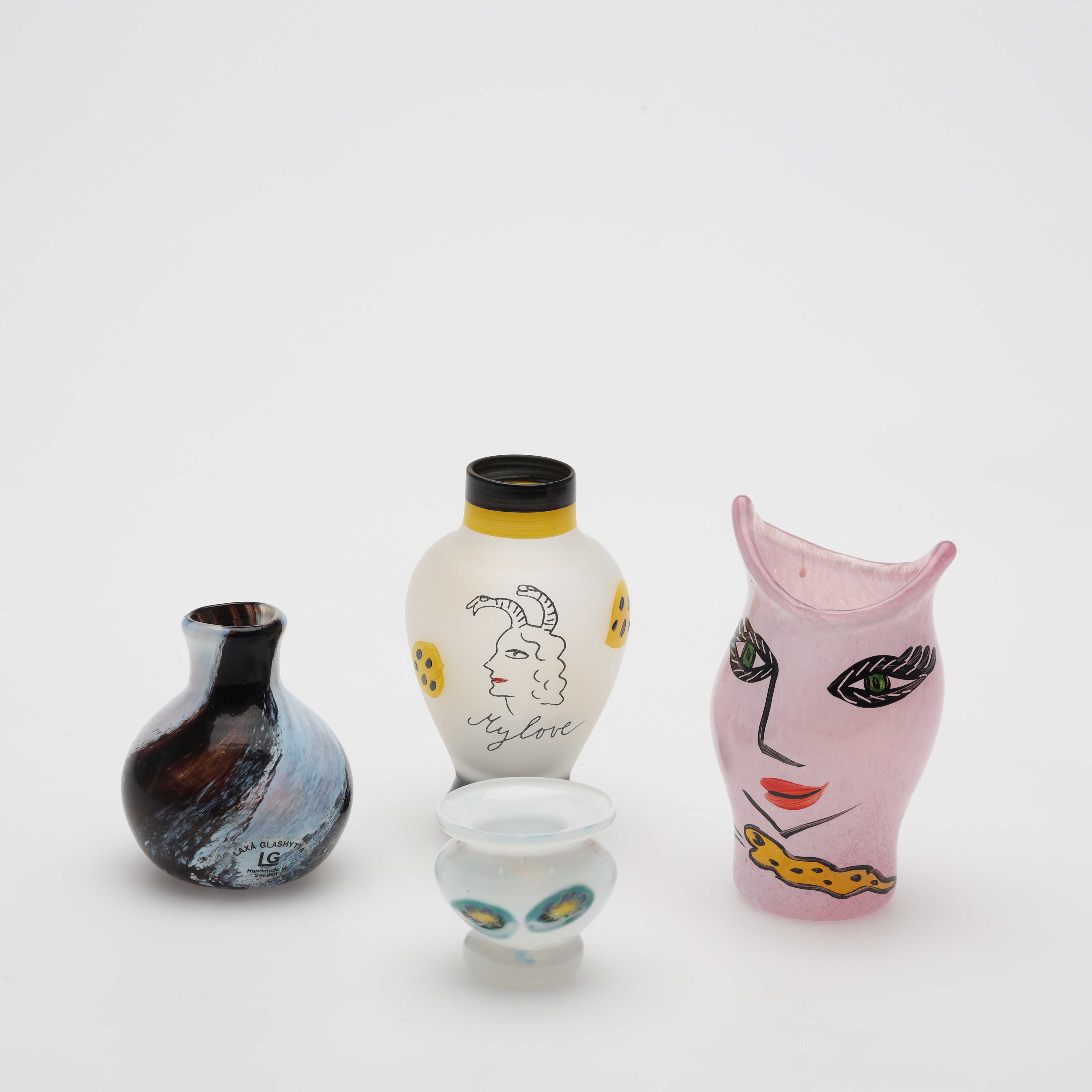VASER glas 4 st bla "my love" samt "open Mind" av Ulrica Hydman Vallien.