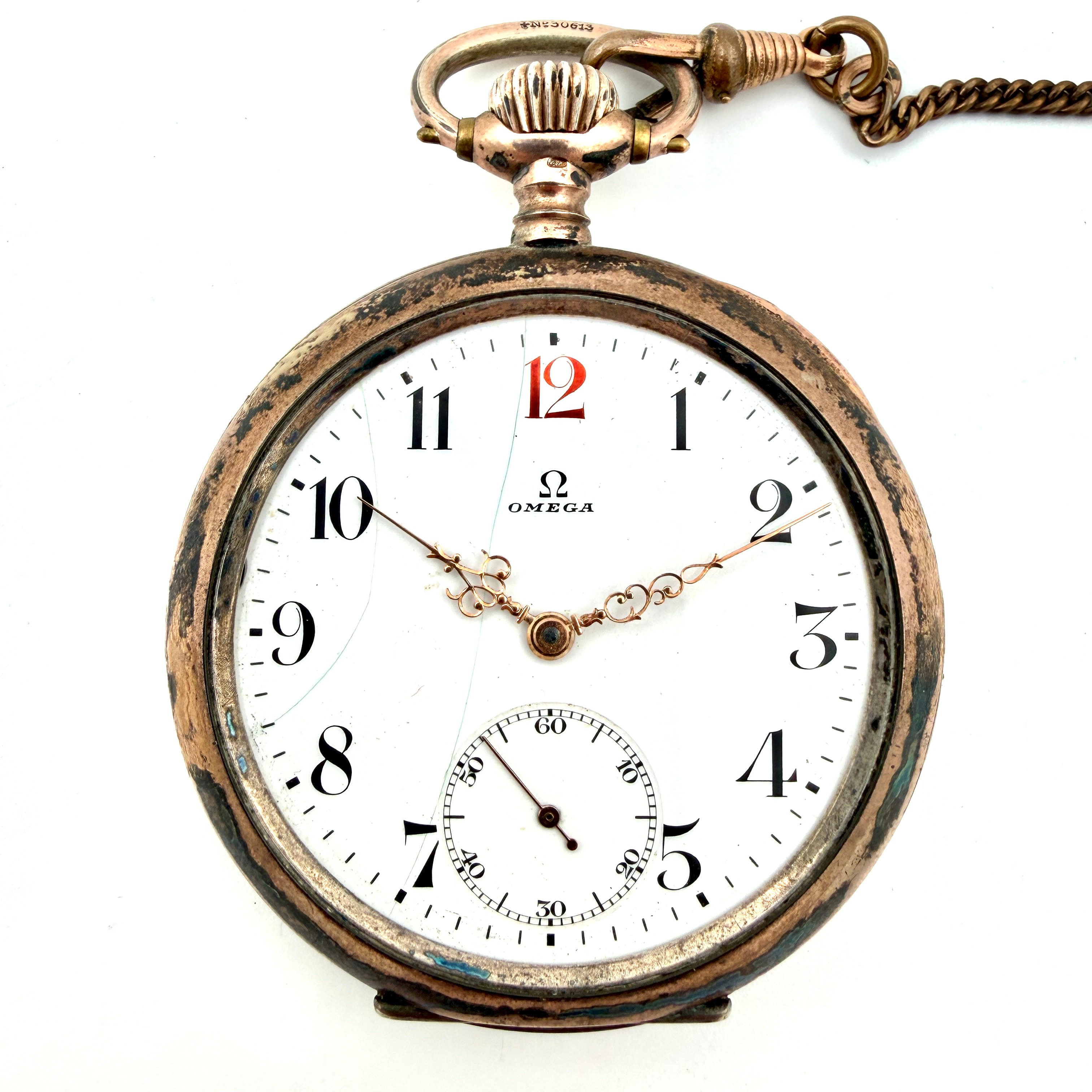 OMEGA, fickur, silver/800, "Röd tolva", subsekund, emaljerad urtavla med arabiska siffror.