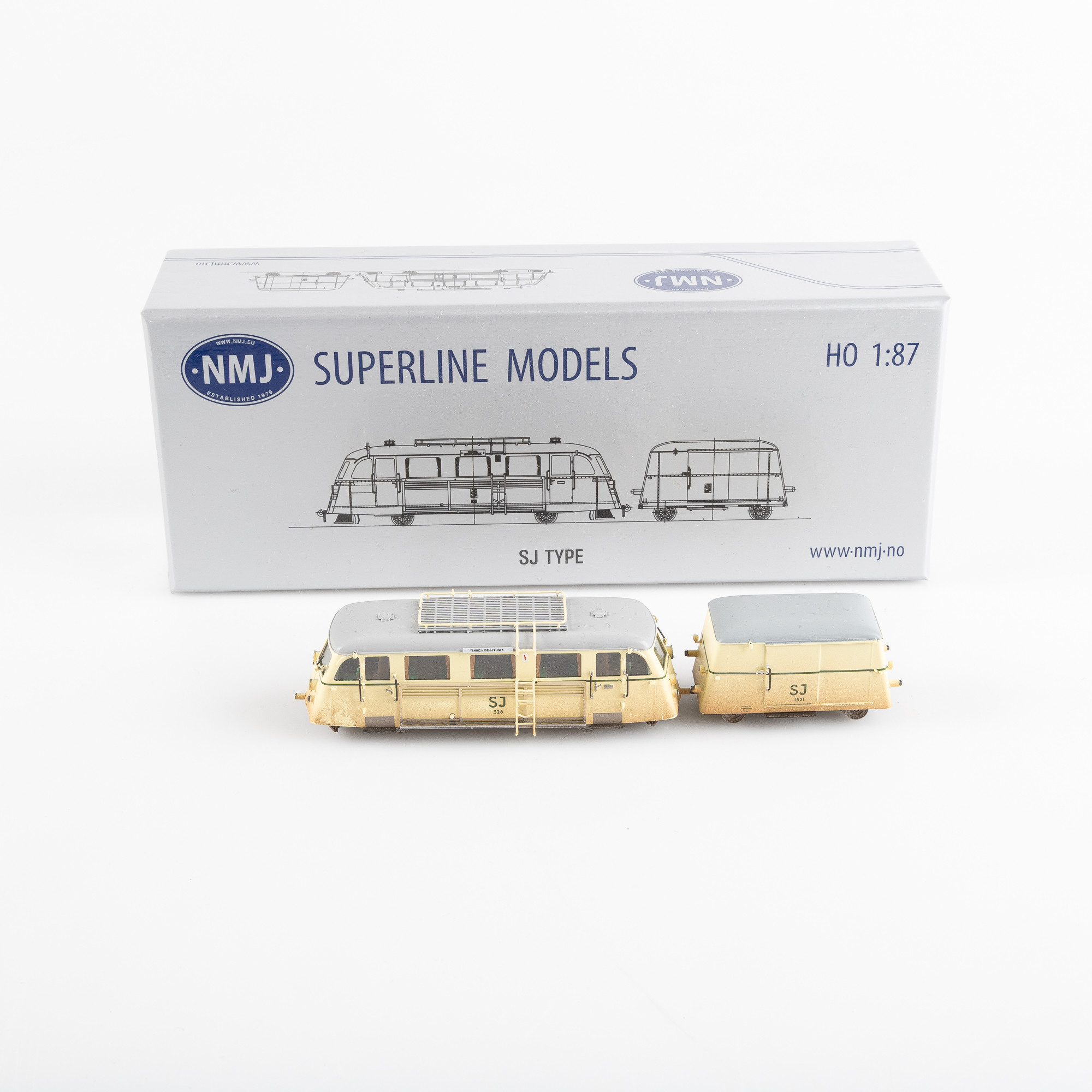 NMJ, Superline models, rälsbuss med släpvagn SJ:s Hilding Carlsson Yd 326 och 1521.