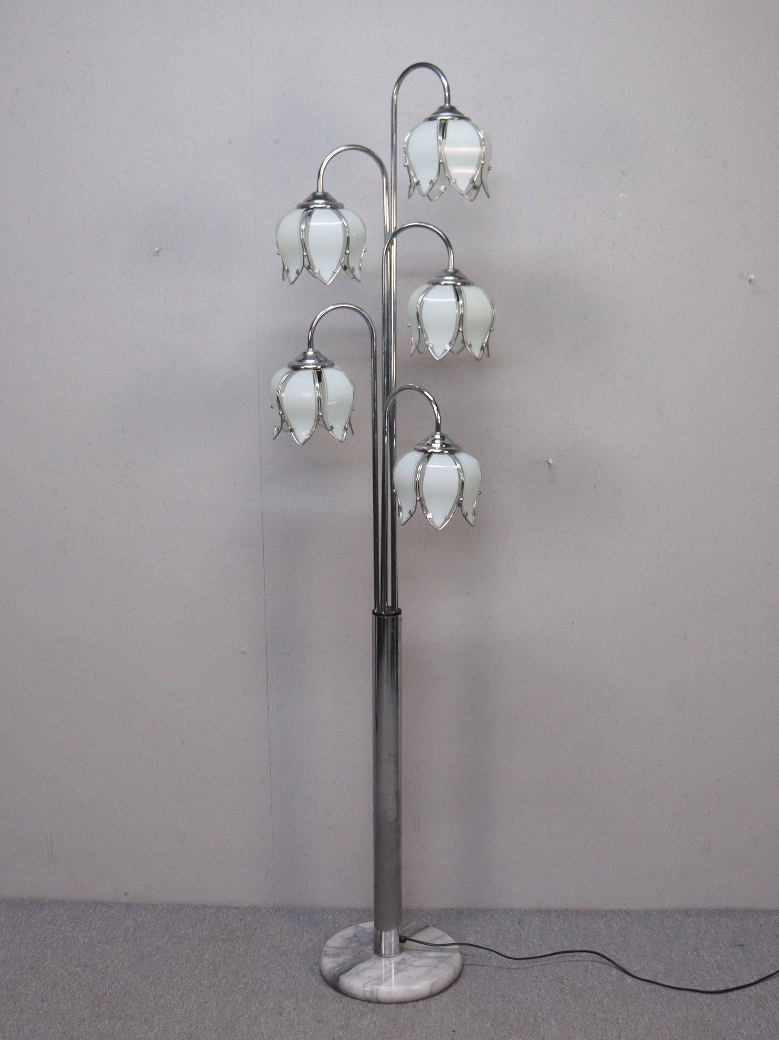 GOLVLAMPA, "Tulpan", cottex, glas, metall och fot av sten, 1900-talets senare del.