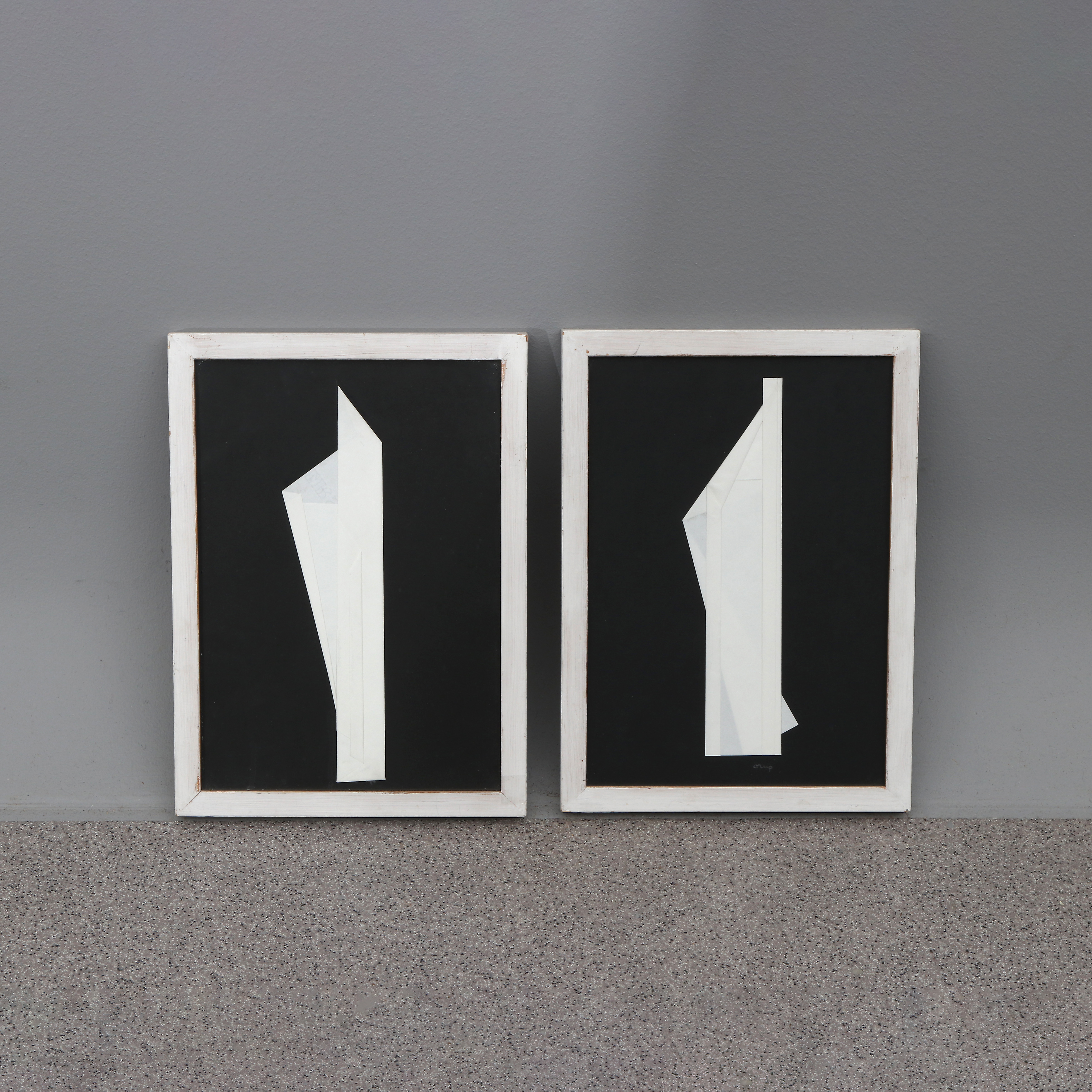 BENGT ORUP. COLLAGE, TVÅ ST. Vikta papper, inramade. Minimalistiska kompositioner. Signerade.