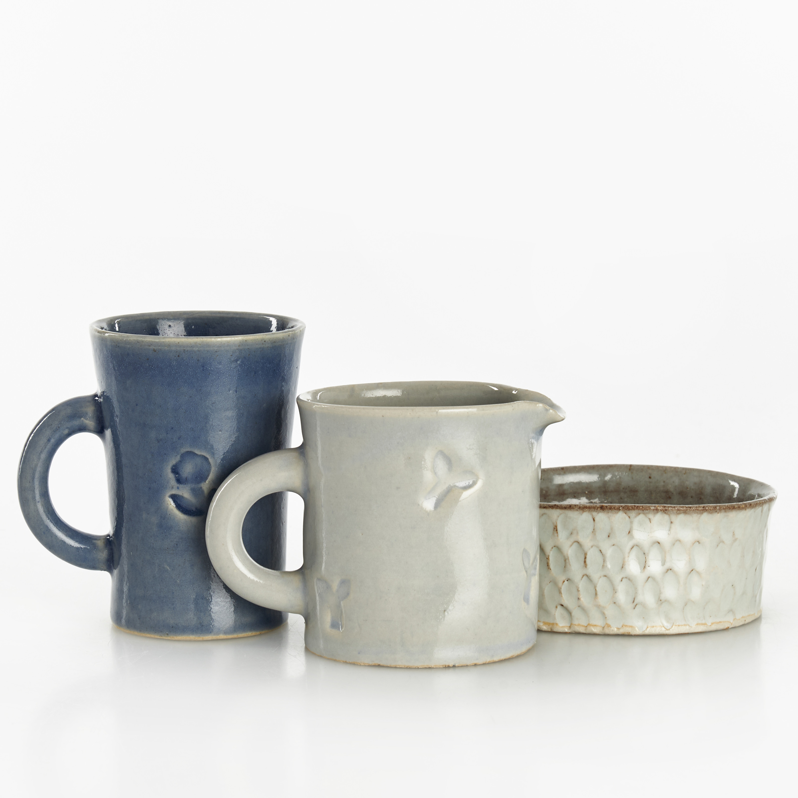 SIGNE PERSSON-MELIN (SVERIGE, 1925-2022). (3 delar), Kanna, mugg och skål, egen ateljé, Malmö 1990-/2000-tal, glaserat stengods, signerade. Proveniens: Signe Persson-Melin.
