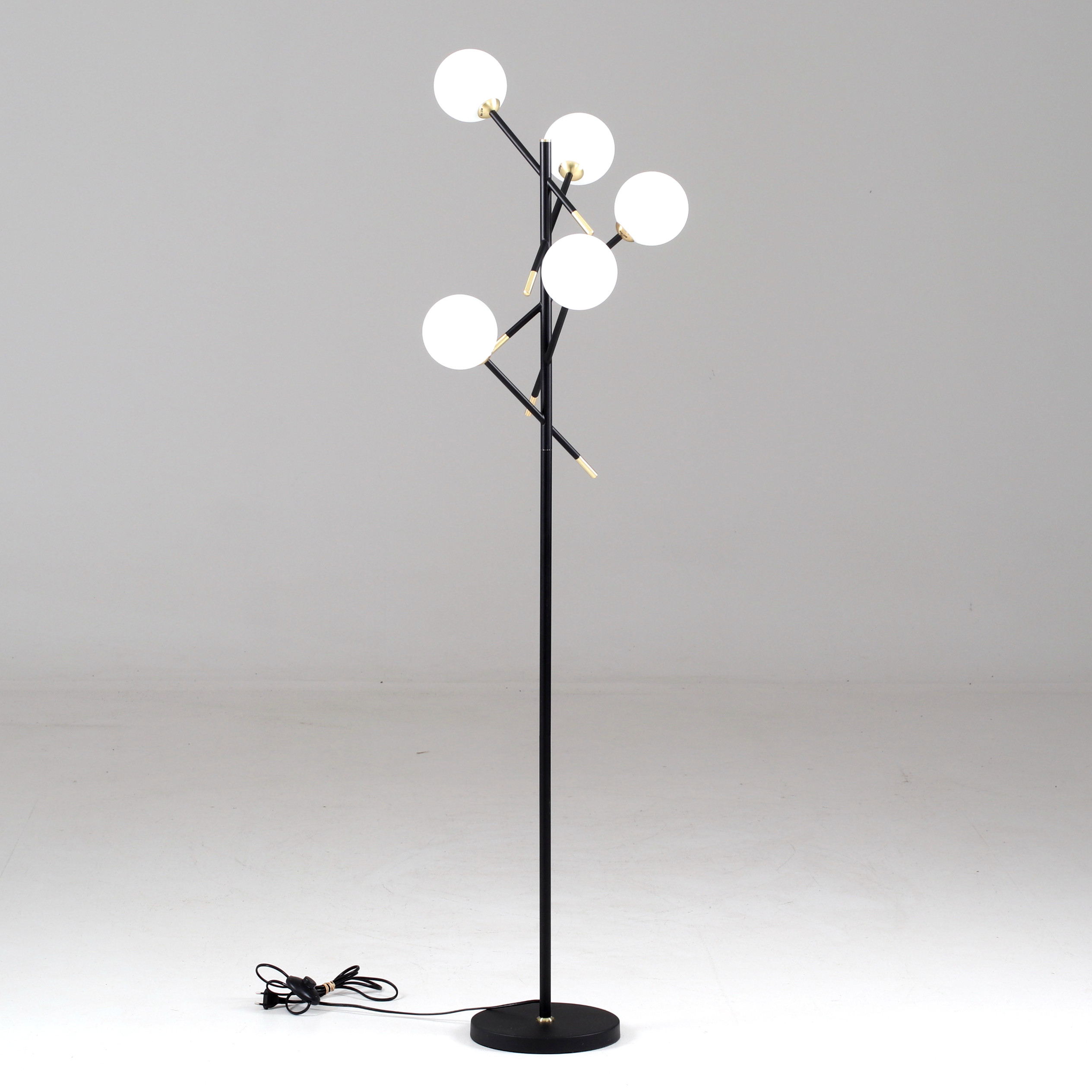 GOLVLAMPA, "Akrobat", för Aneta Lighting, 2000-tal.