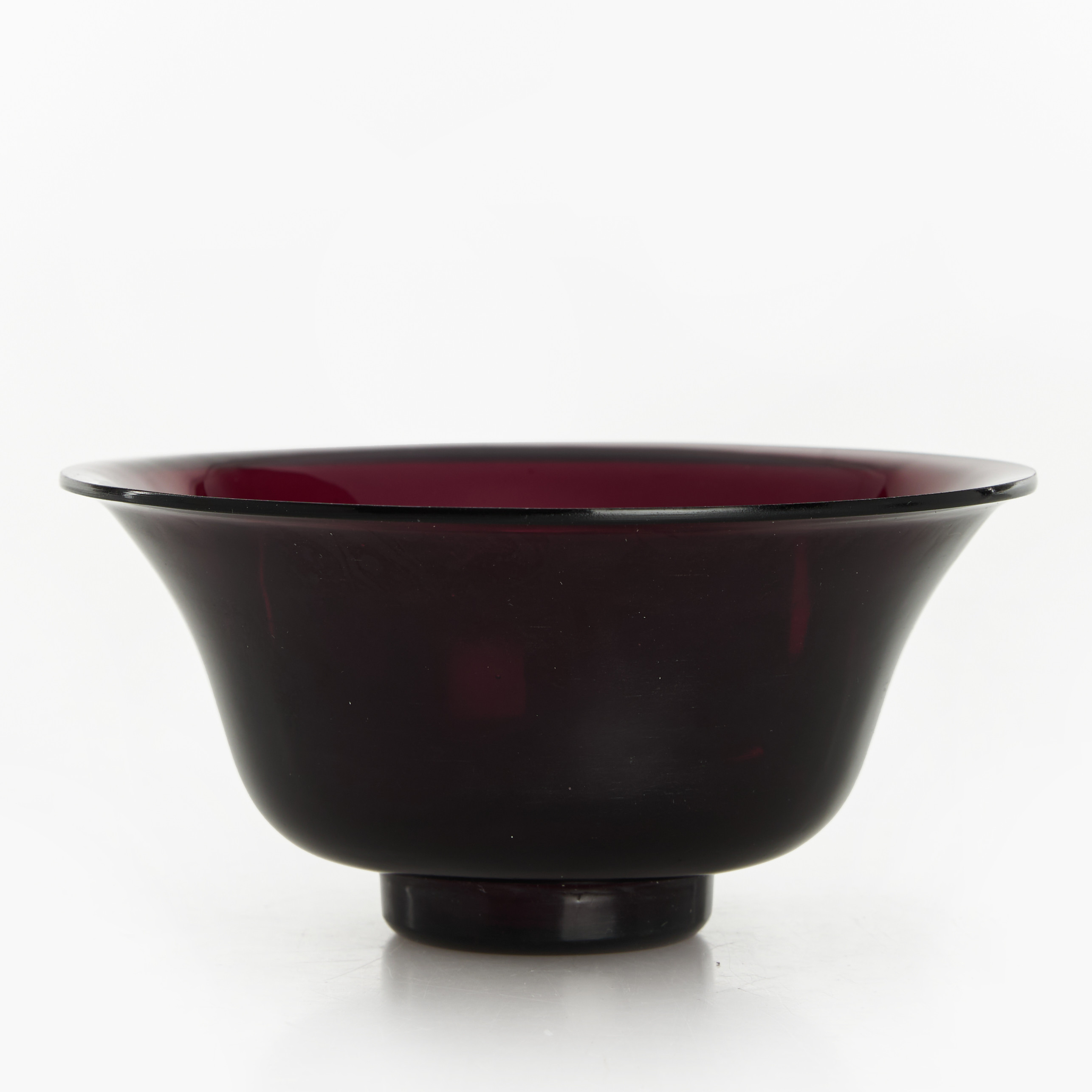 SKÅL, pekingglas, Kina, 1900-tal, auberginefärgad glasmassa.