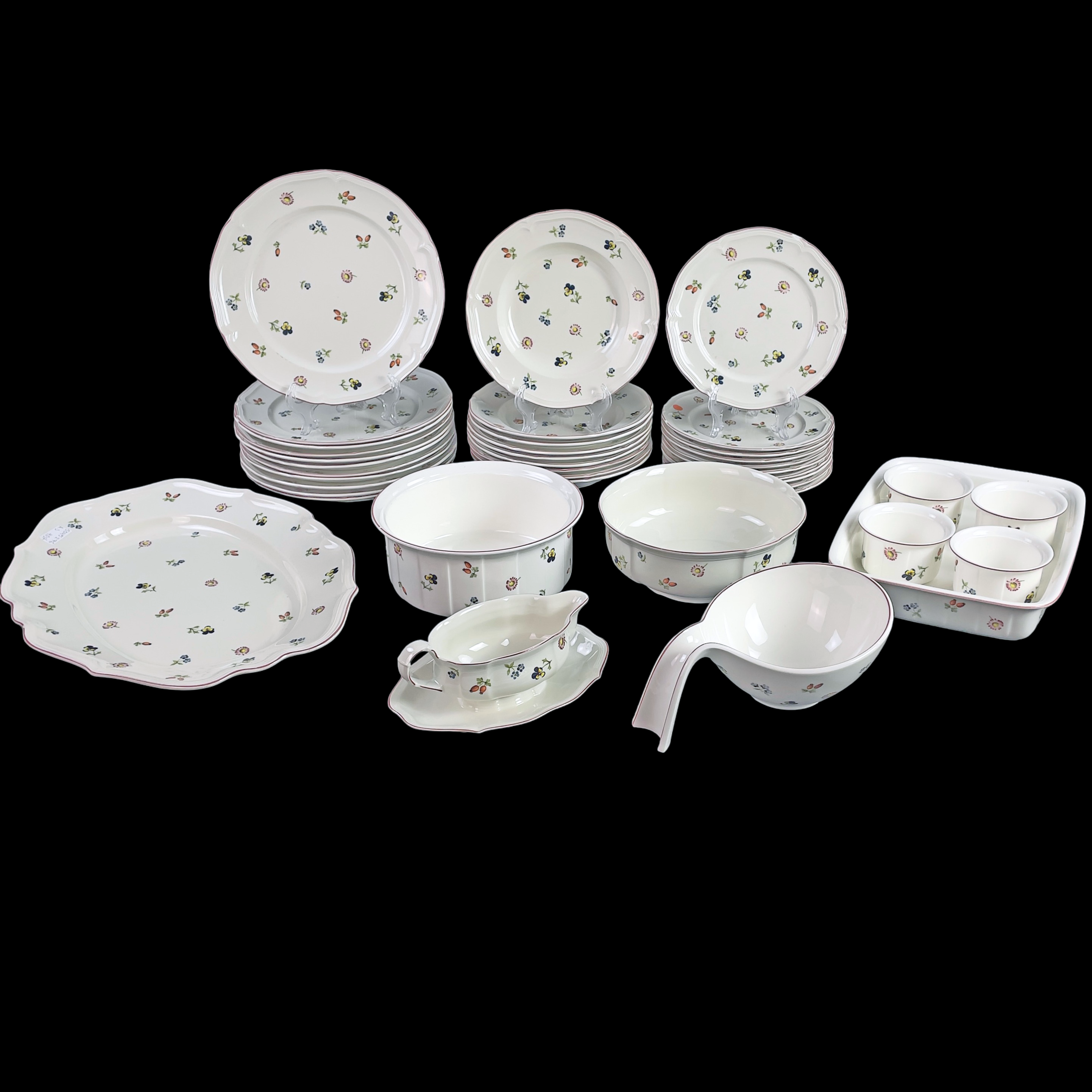 MATSERVIS, 40 delar "Petit Fleur", porslin, Villeroy & Boch, Tyskland.