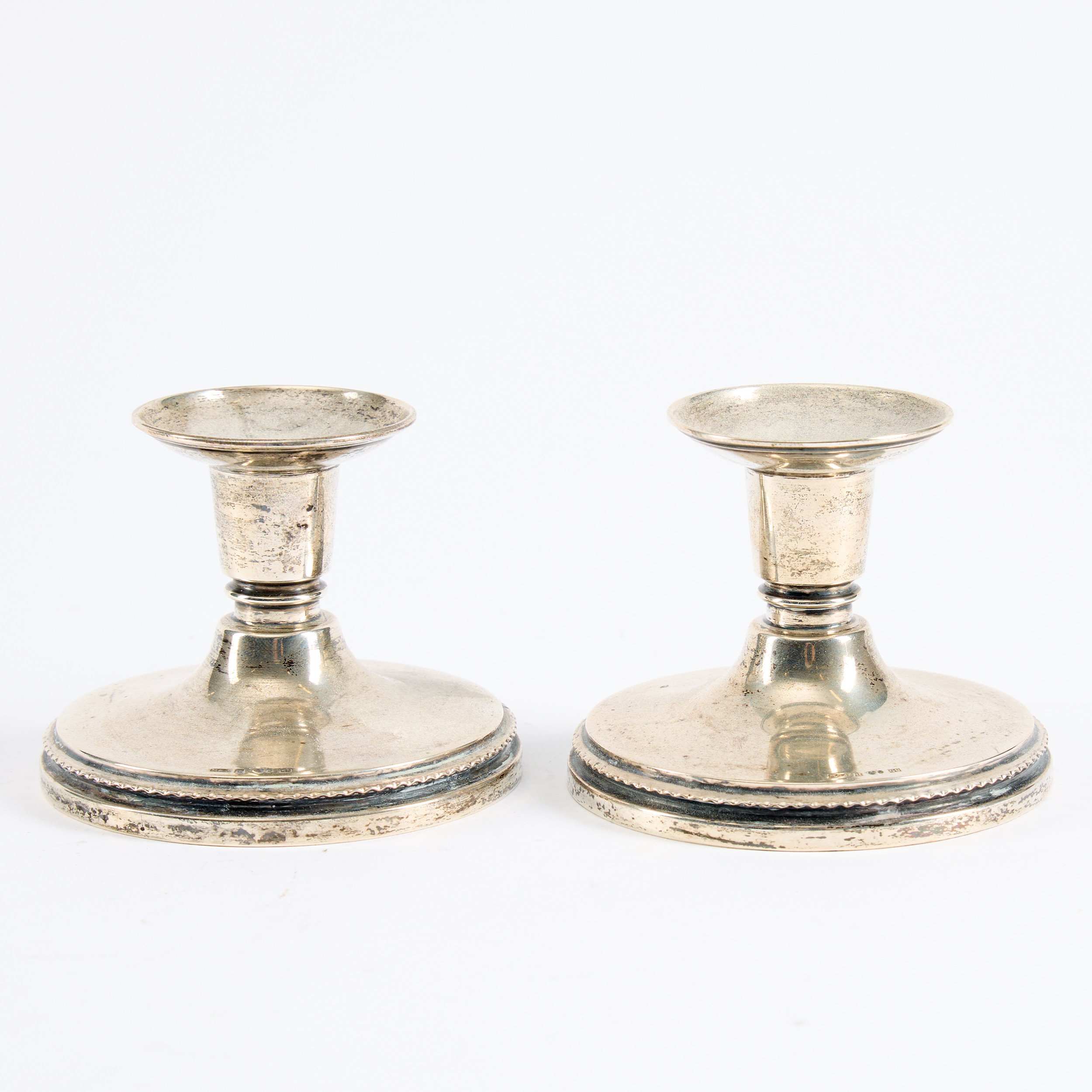LJUSSTAKAR. Silver, ett par, mgab, Uppsala, 1957.
