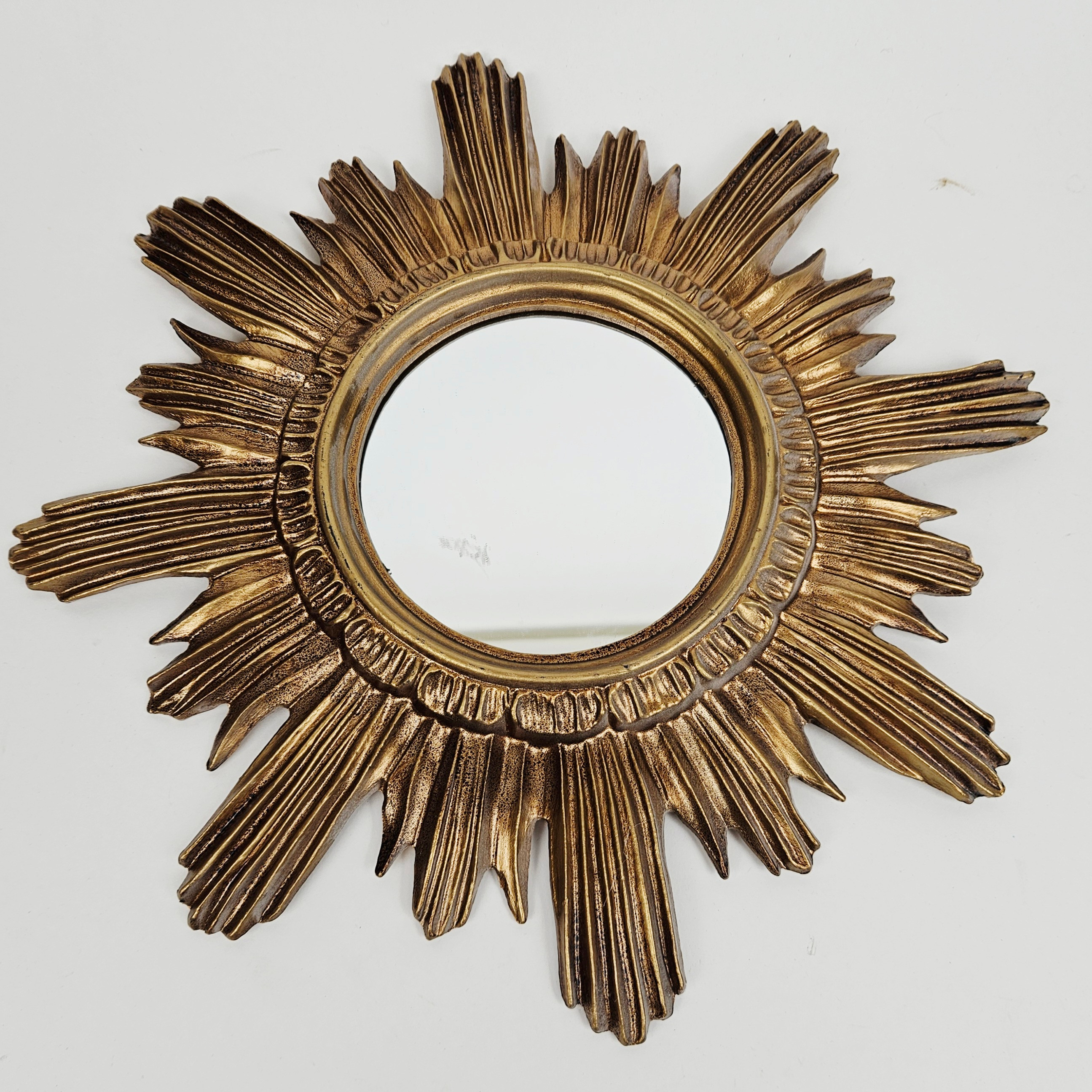 SOLSPEGEL, plast, Italien, 1900-talets andra hälft.