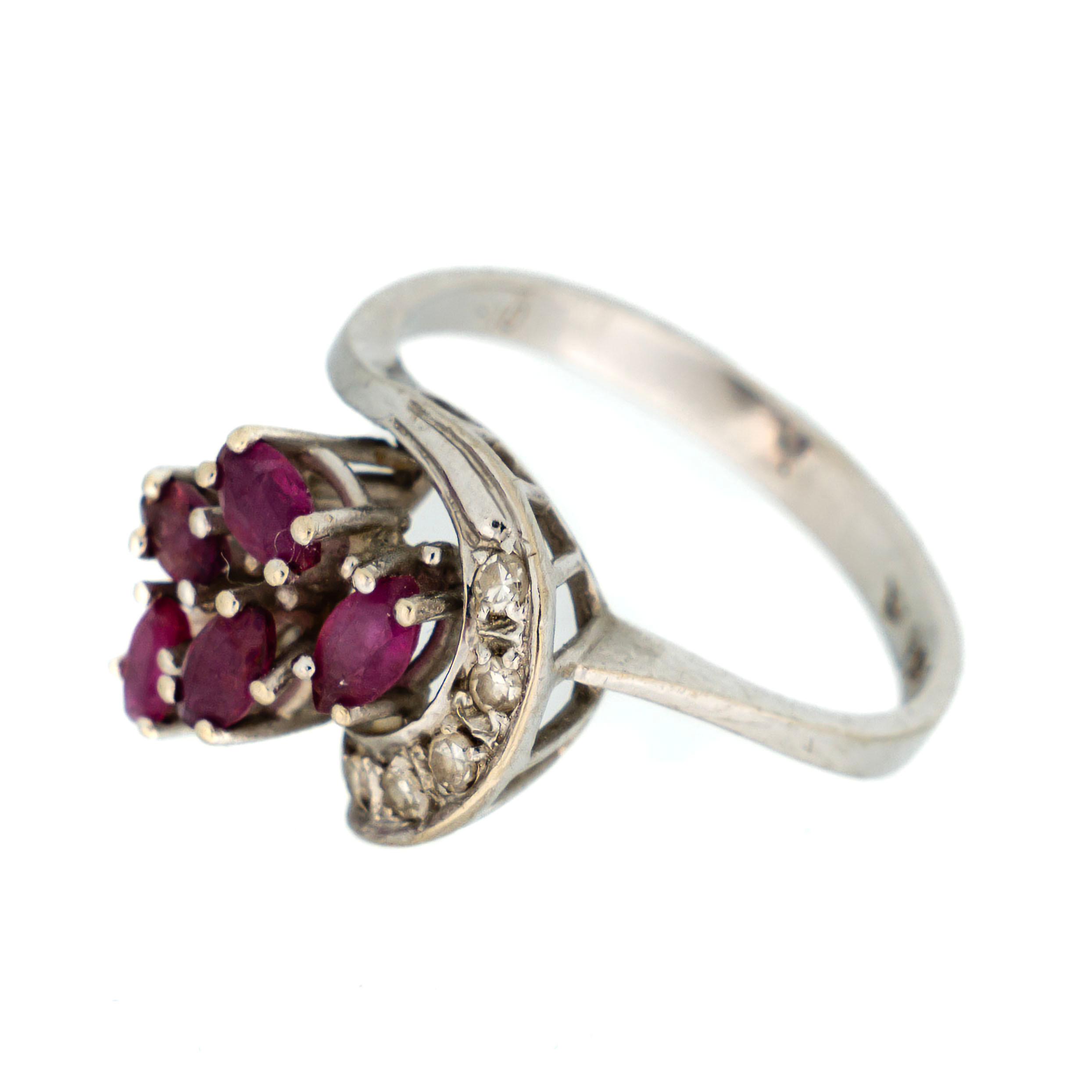 RING, 14K Guld, Diamanter 0,10 ct, Rubiner.
