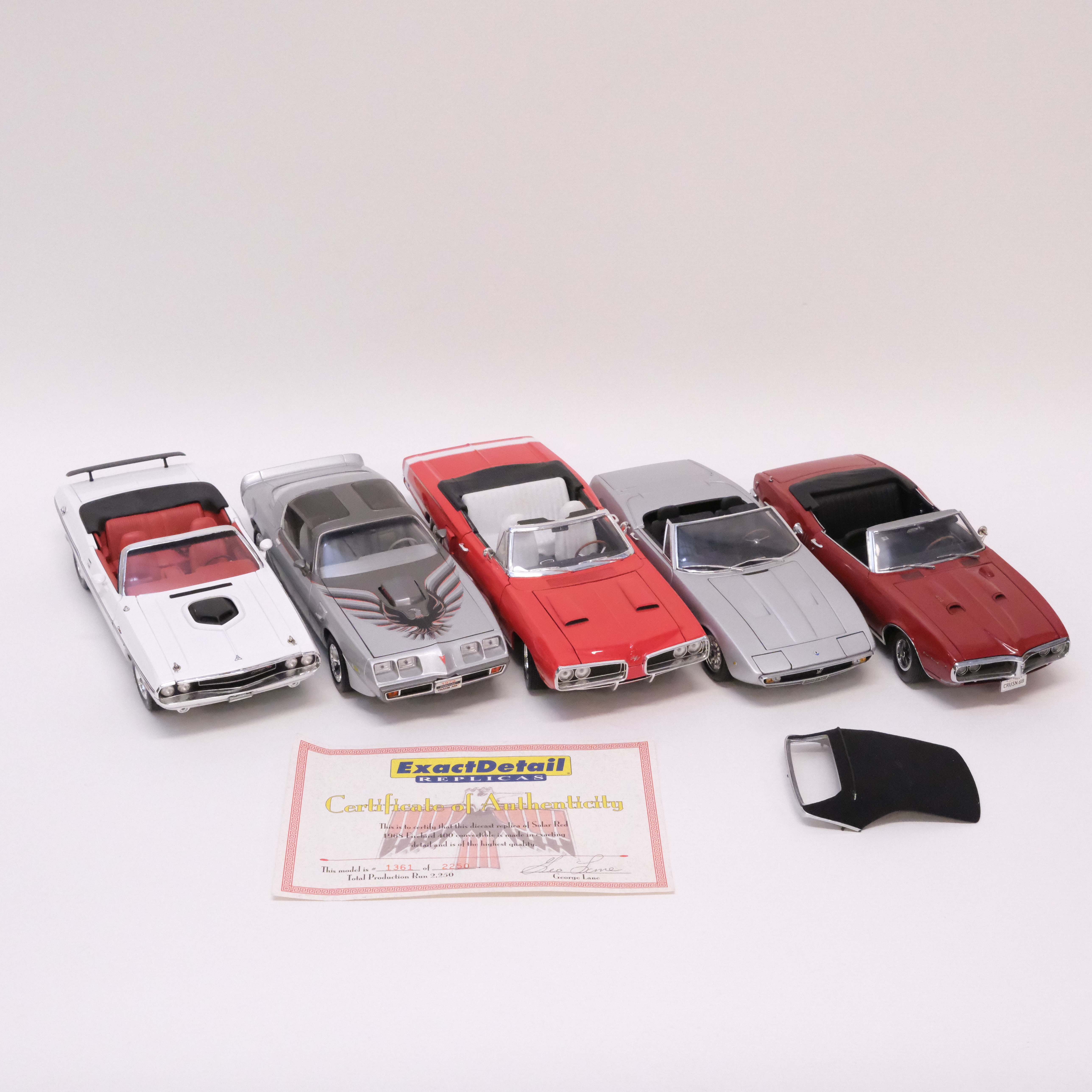 FEM MODELLBILAR. PAULS MODEL ART, EXACT DETAIL, GREENLIGHT OCH ROAD SIGNATURE MODELS. SKALA 1:18.