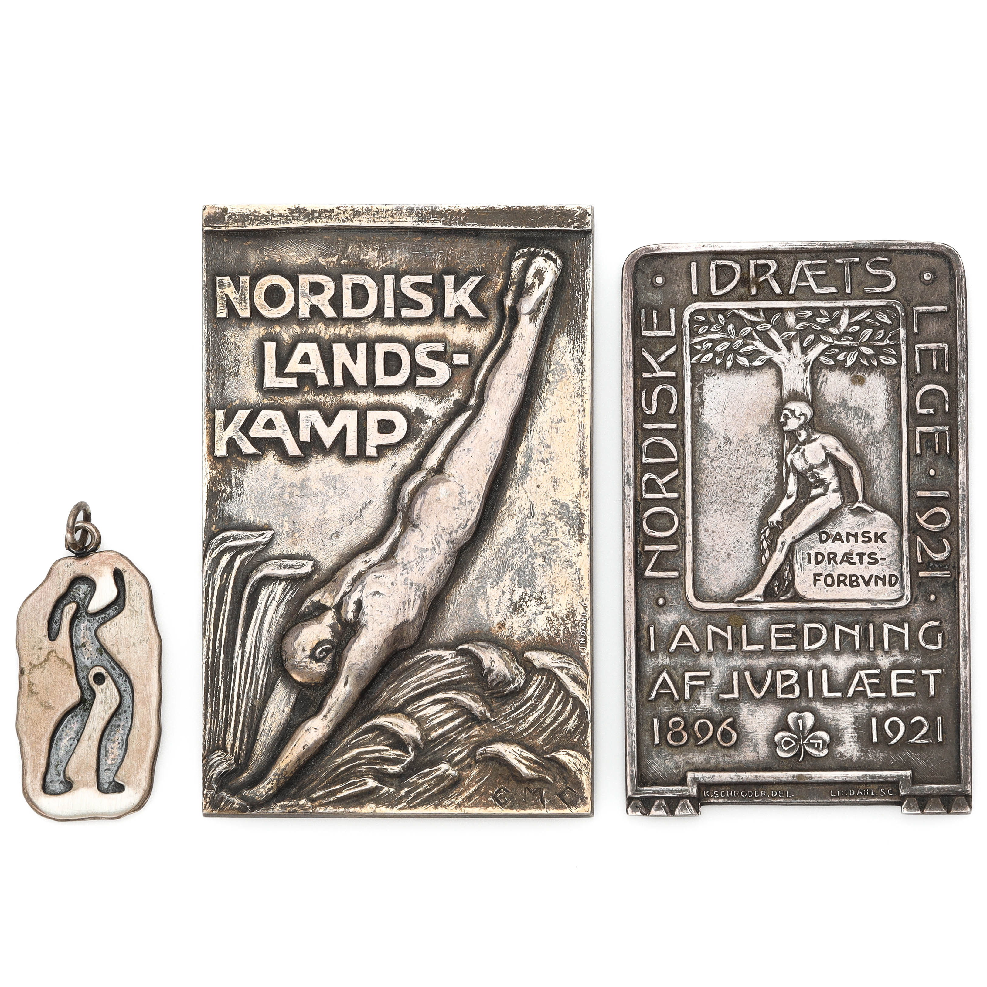PLAKETT samt HÄNGE, 3 st, sterlingsilver, vikt 130 gram.