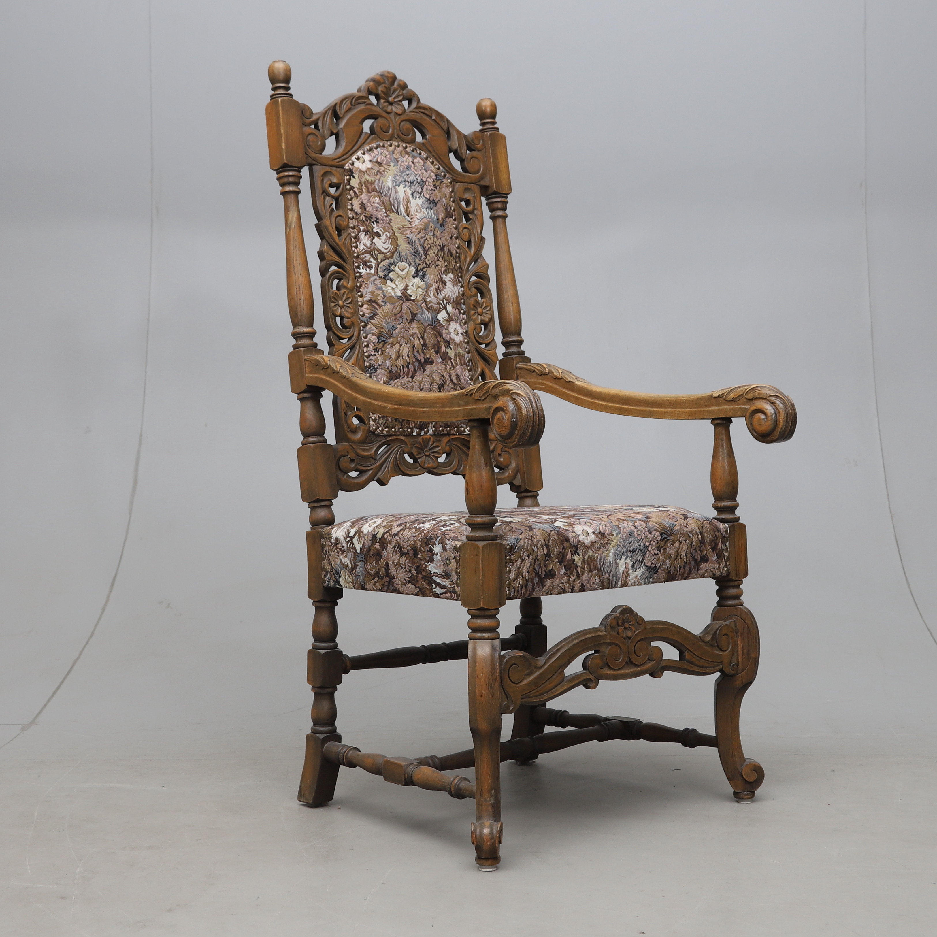 KARMFÅTÖLJ, barockstil, 1900-tal.