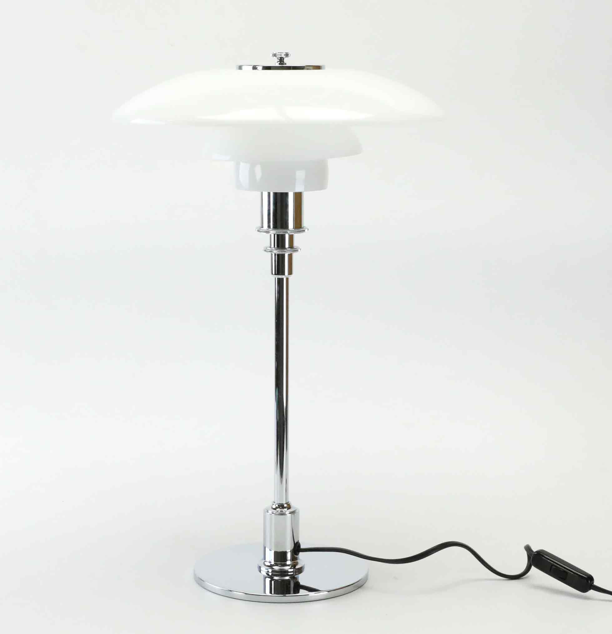 POUL HENNINGSEN. Bordslampa, "PH 3/2", Louis Poulsen, Danmark, tre glasskärmar i vitt opalglas, förkromad stomme, etikettmärkt.