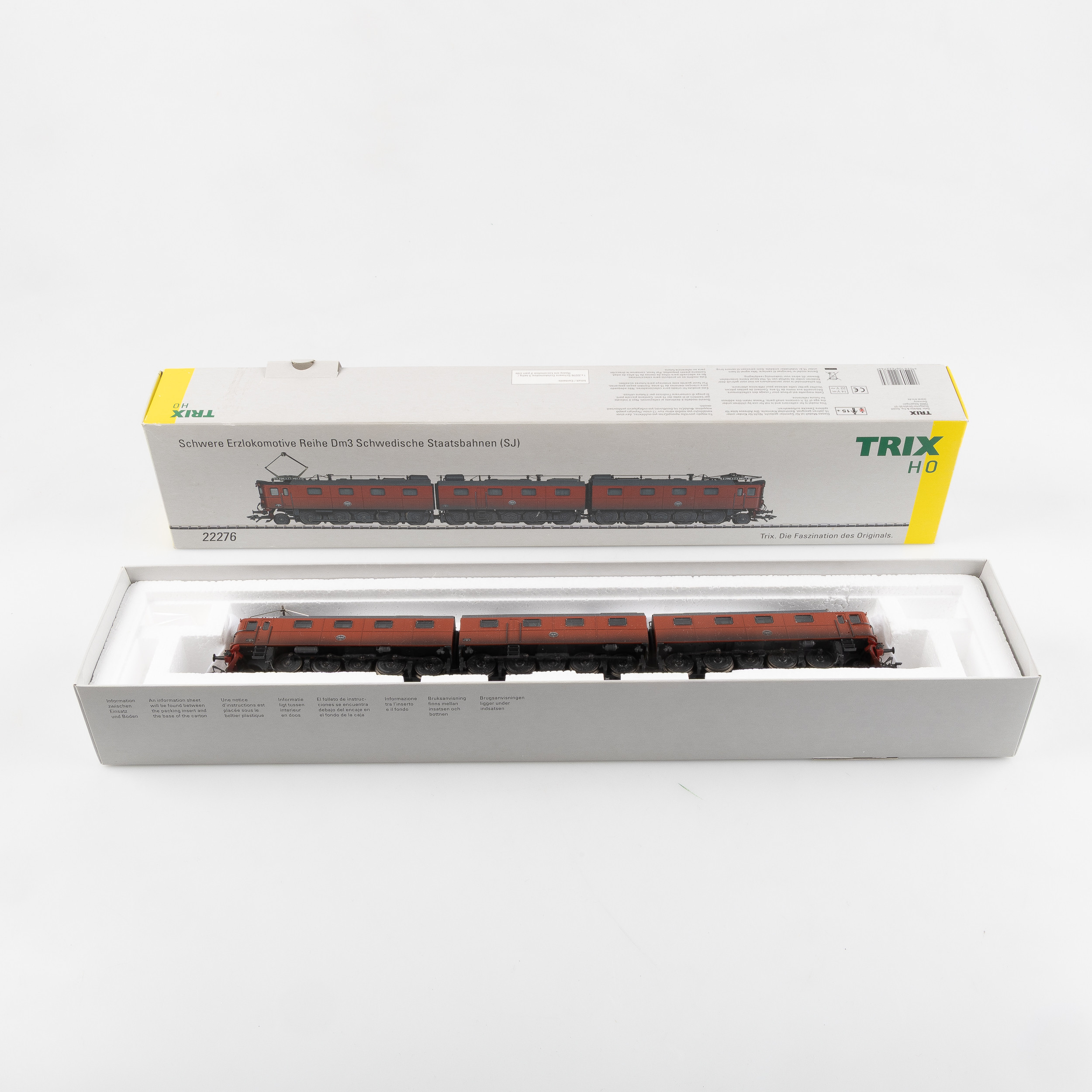 TRIX, modelljärnvägsdelar, 3 st, SJ:s lok 1202 Dm och 1201 Dm samt vagn 1231 Dm, "22276".
