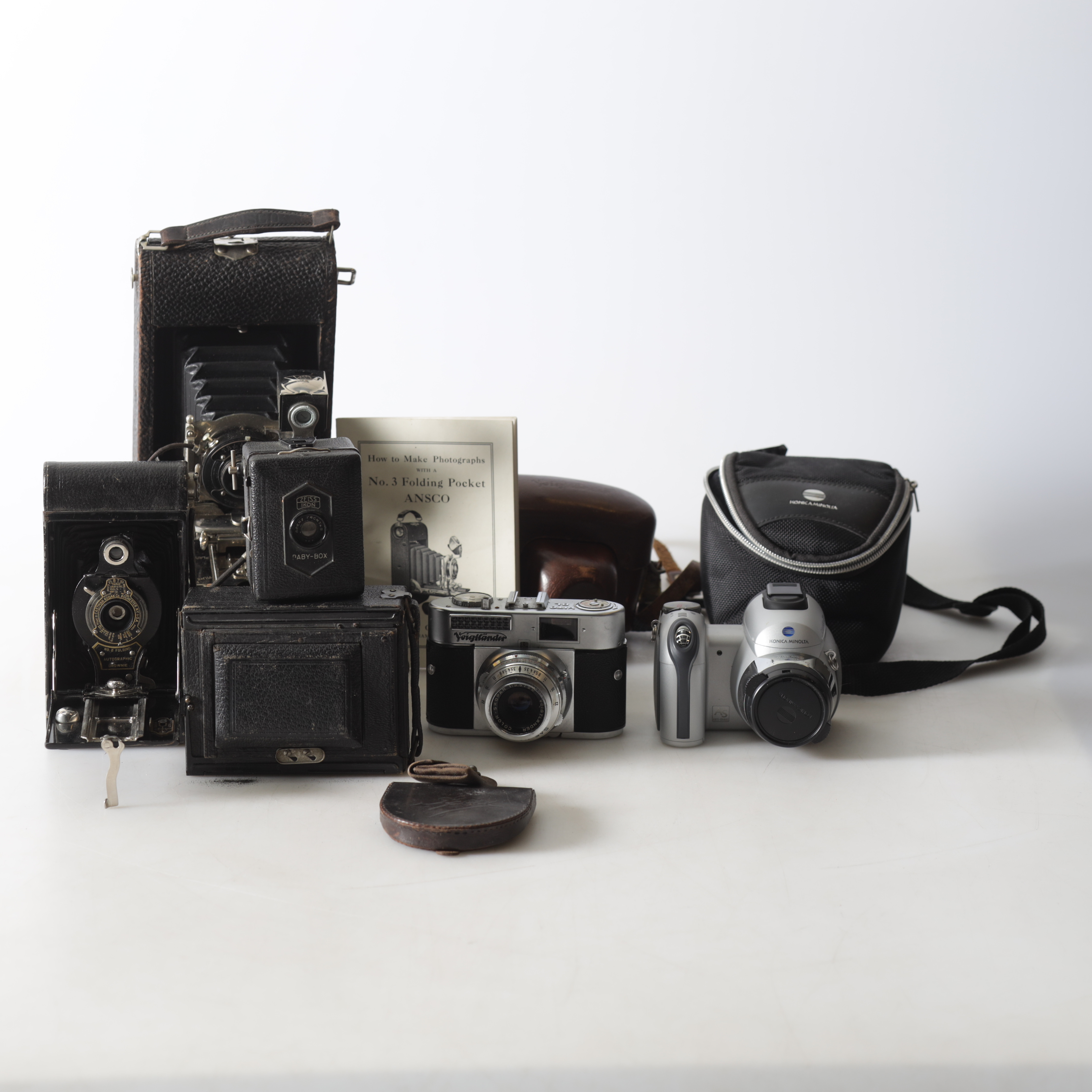 KAMEROR, 6 st, analoga & digital, 1900-/2000-tal.