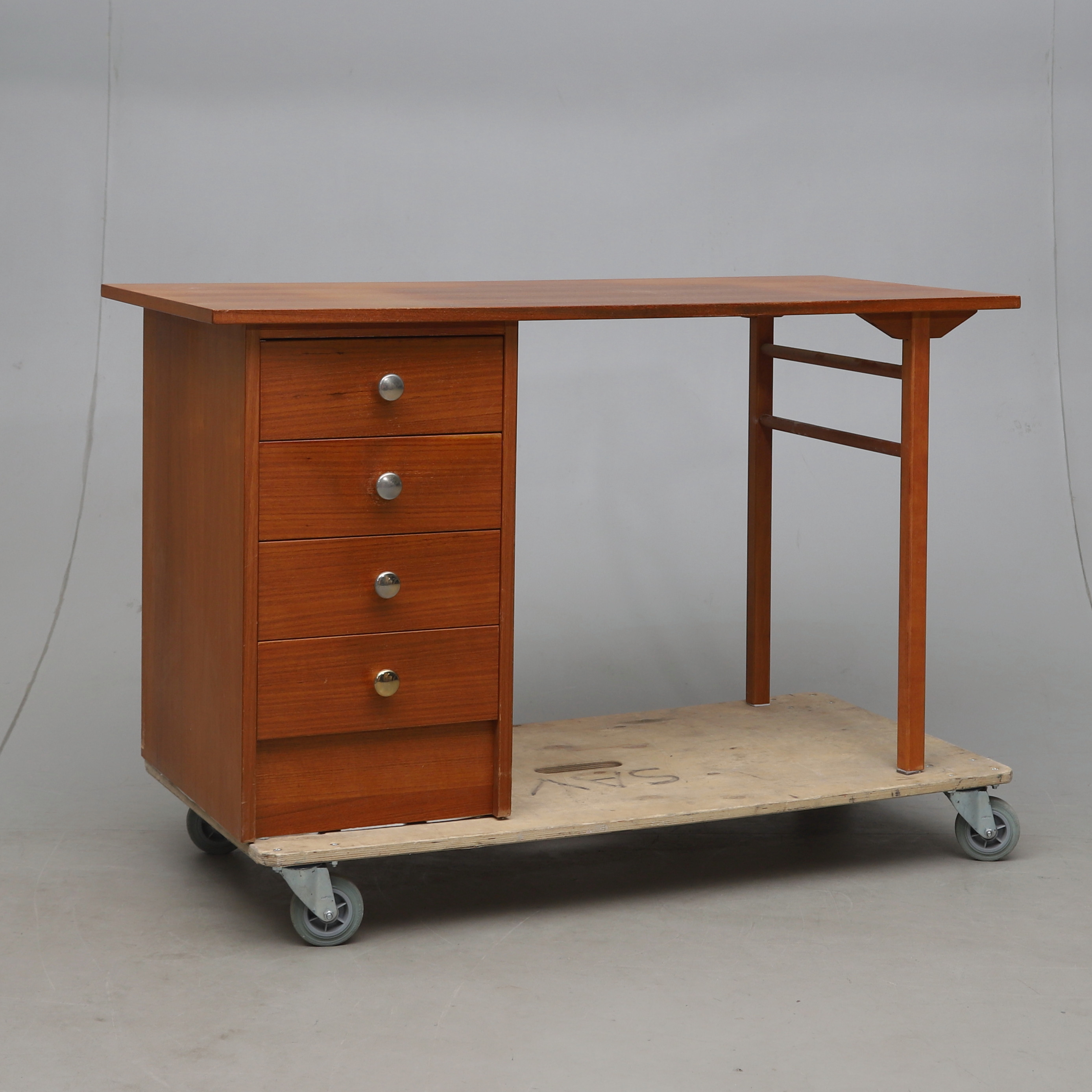 SKRIVBORD, teak 1960-tal.