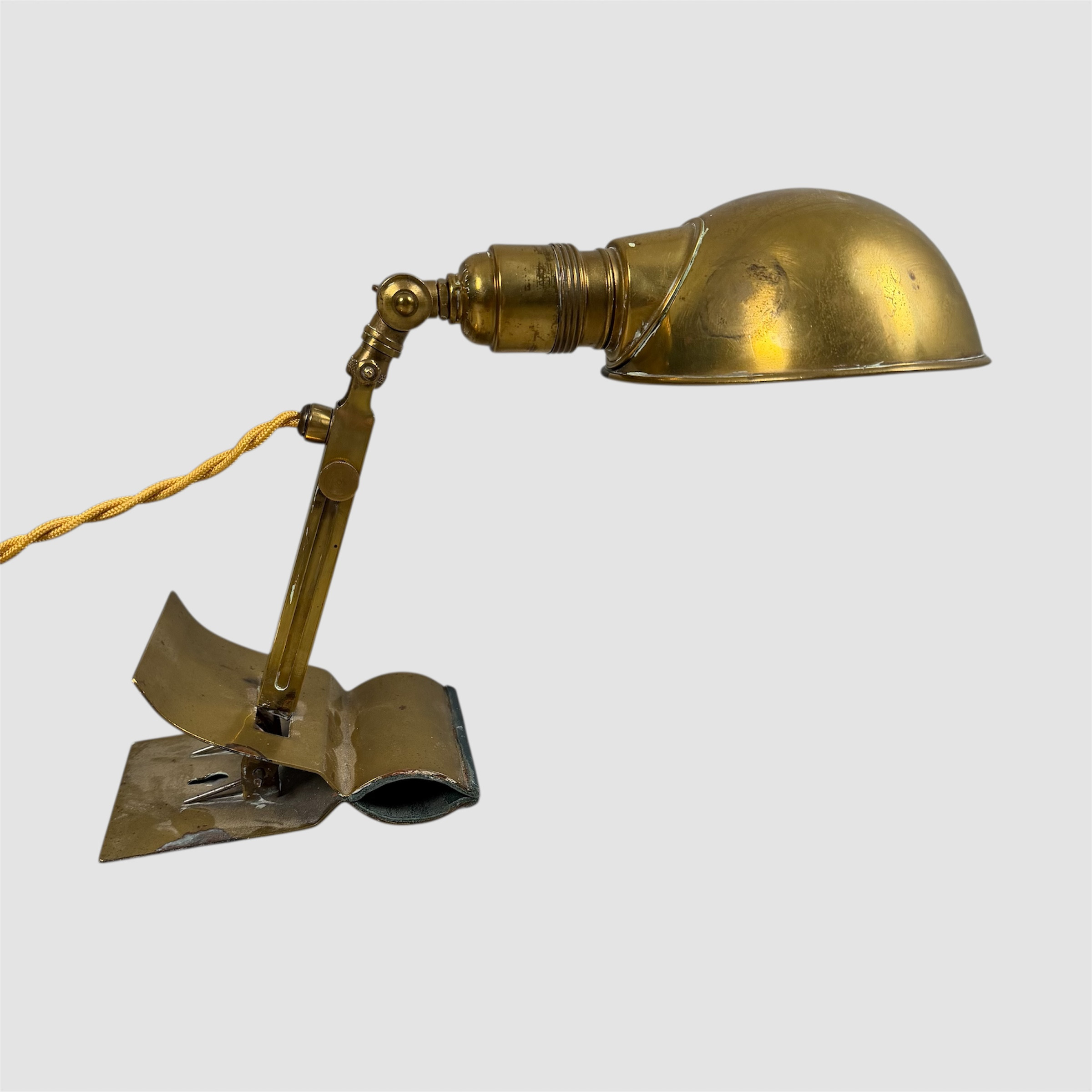 KLÄMLAMPA, industridesign, mässing, D.R.G.M, Weltlicht, Tyskland.