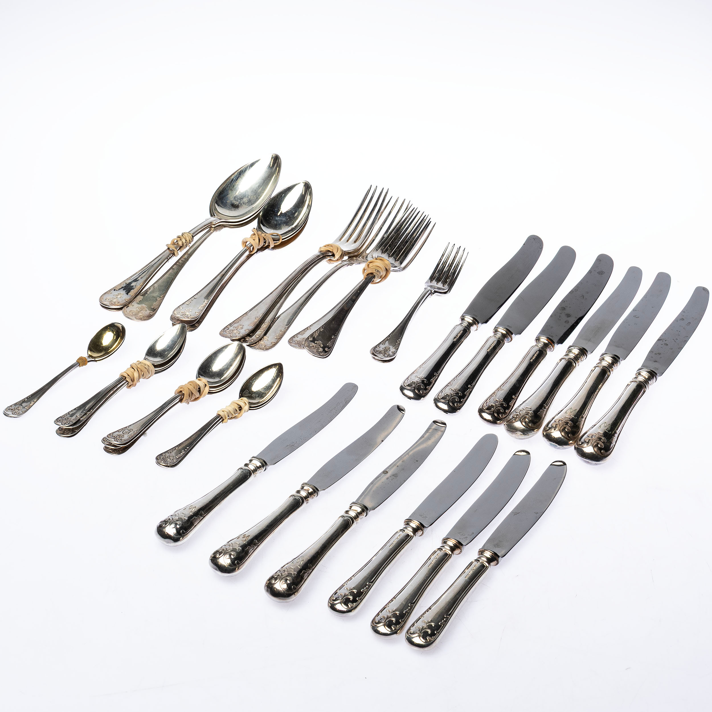 BESTICKSERVISDELAR, Svenskt silver, modell gammelfransk 40 delar, ca 1522 g.
