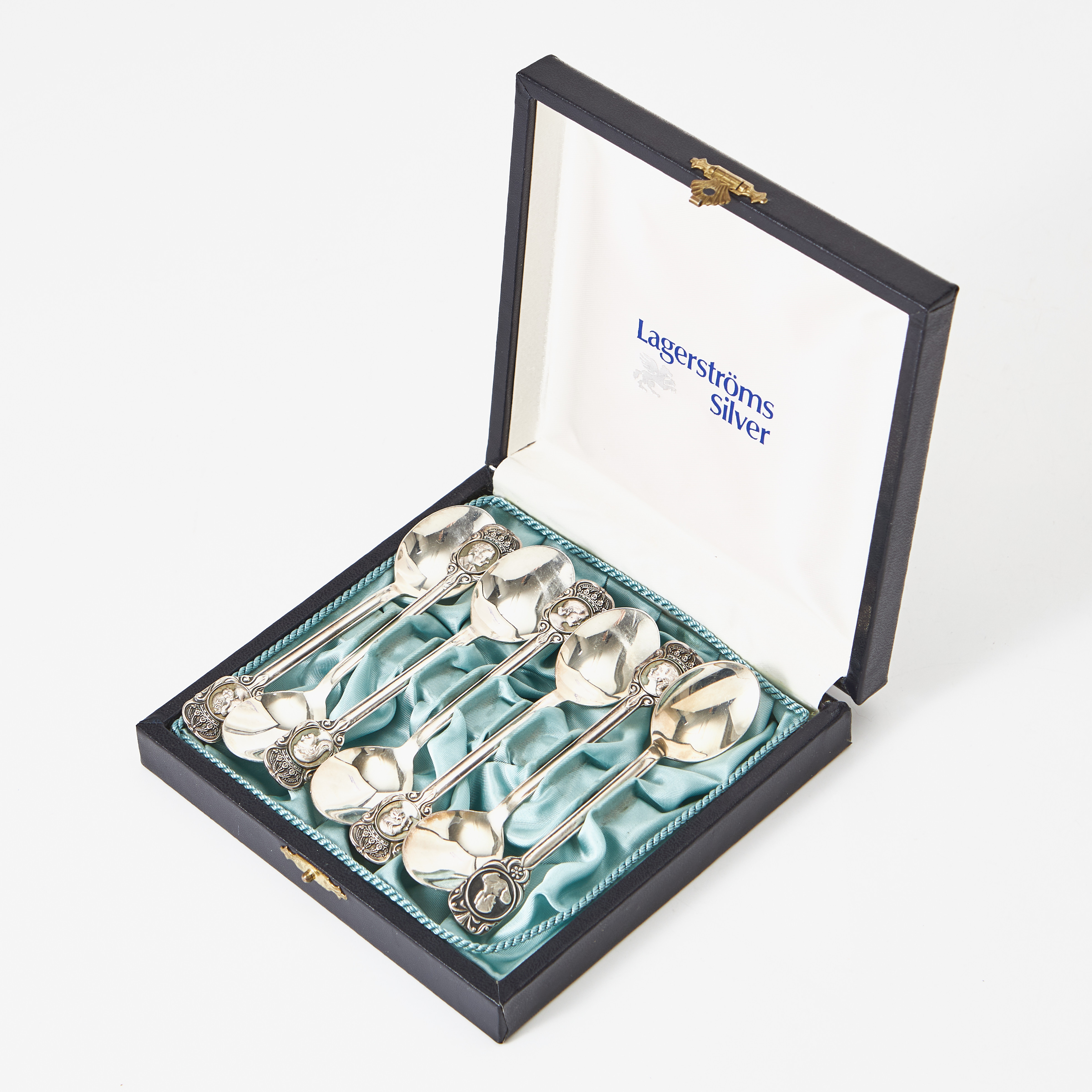 KAFFESKEDAR, 7 st., silver, skaft med porträtt av bl a kungen med familj, gravör Palik, Lagerströms Silver, Norrtälje 1973, Limited Edition nr 0126/1500.