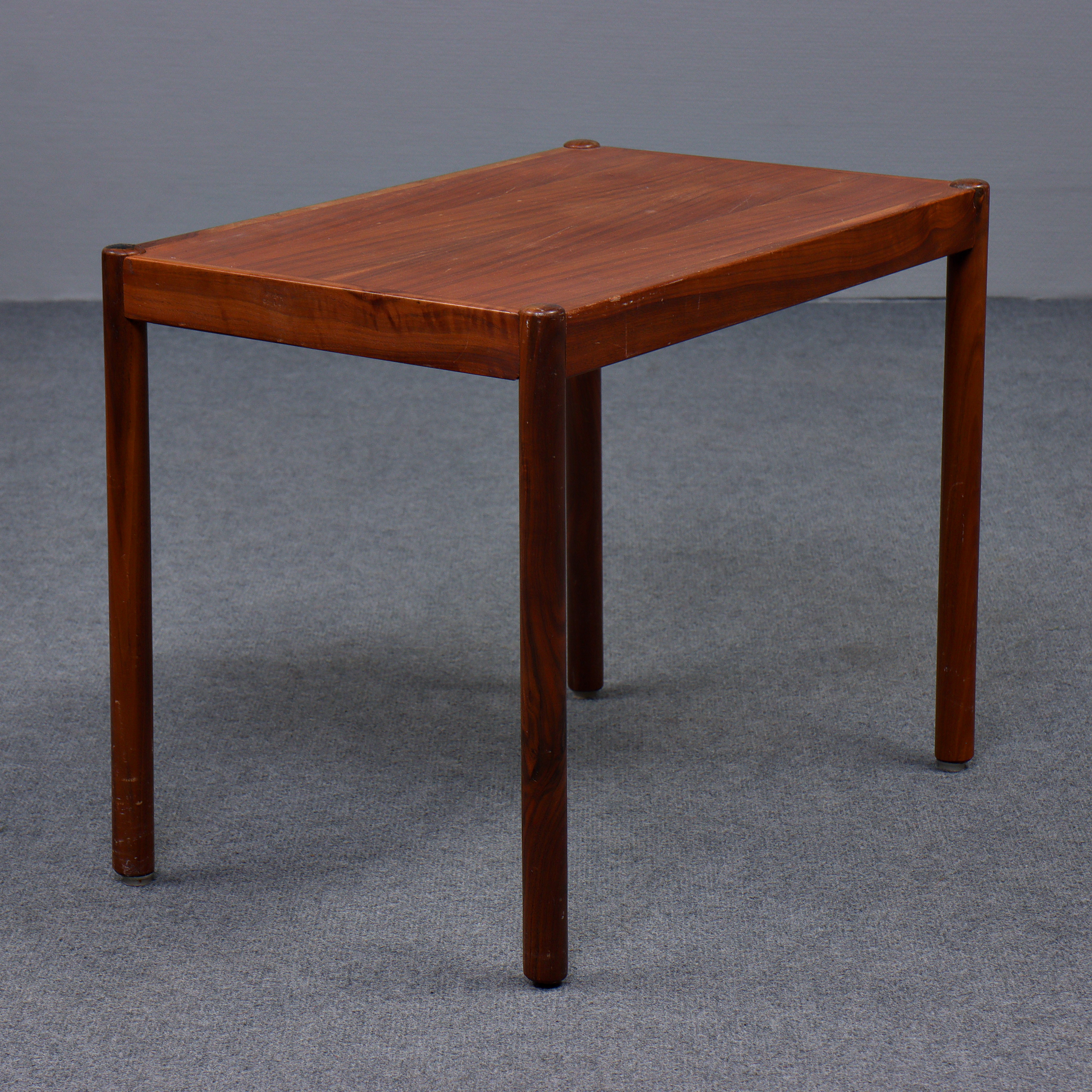 LITET BORD, VALNÖT, 1960-TAL.