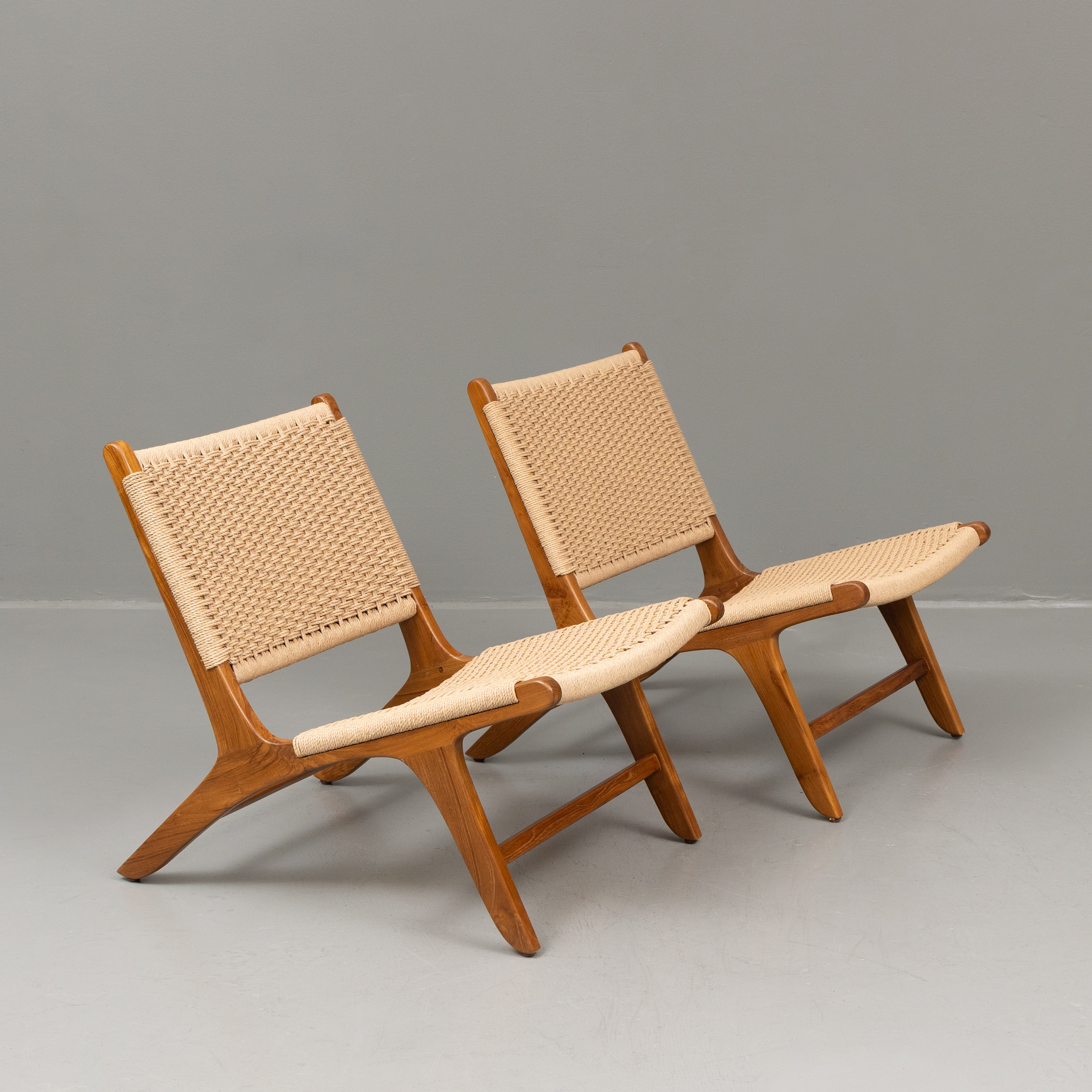 FÅTÖLJER, ett par, teak med repsits, retrostil, samtida.