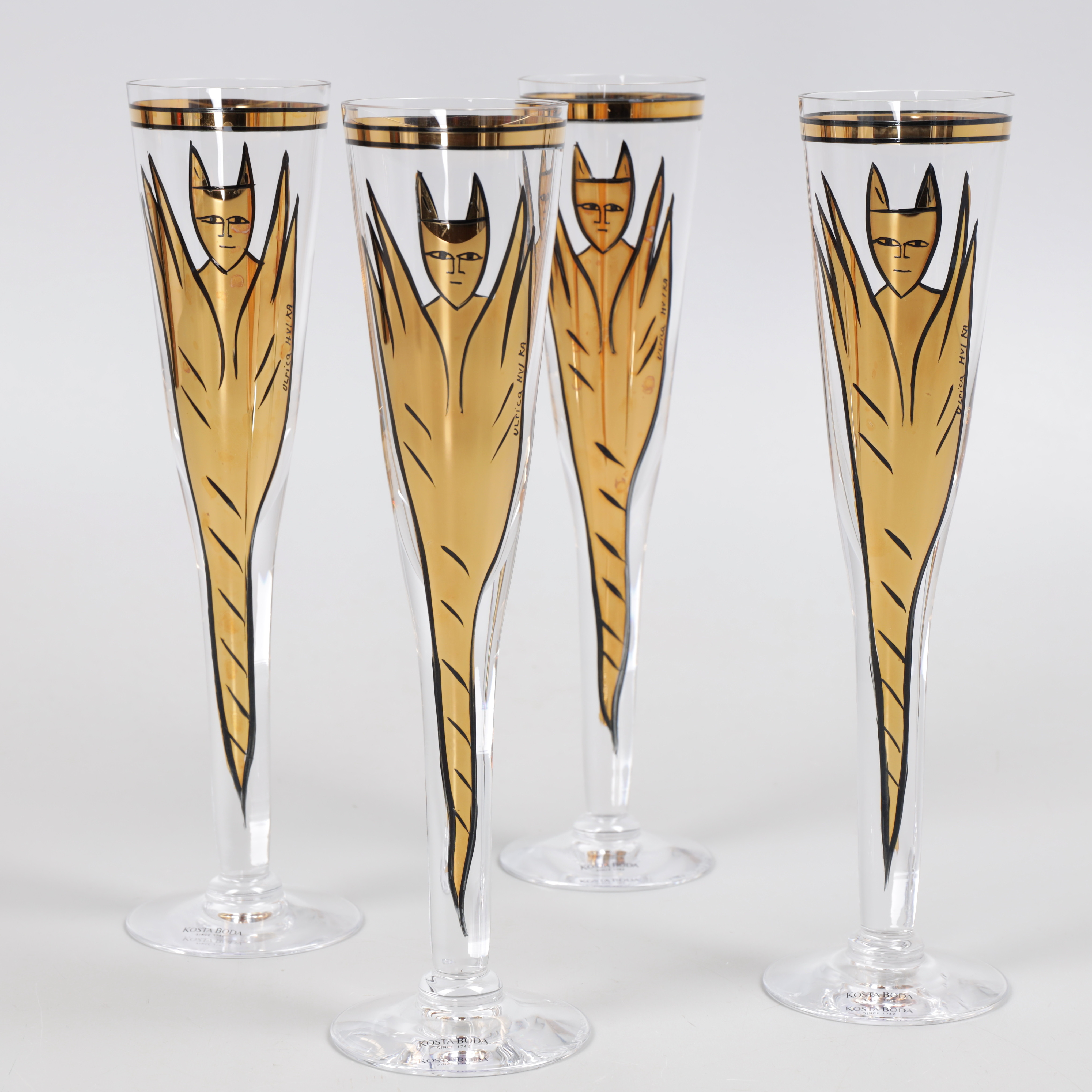 ULRICA HYDMAN-VALLIEN. Champagneglas, 4 st, "Goldie", glas, handmålad dekor, signerade, Kosta Boda.