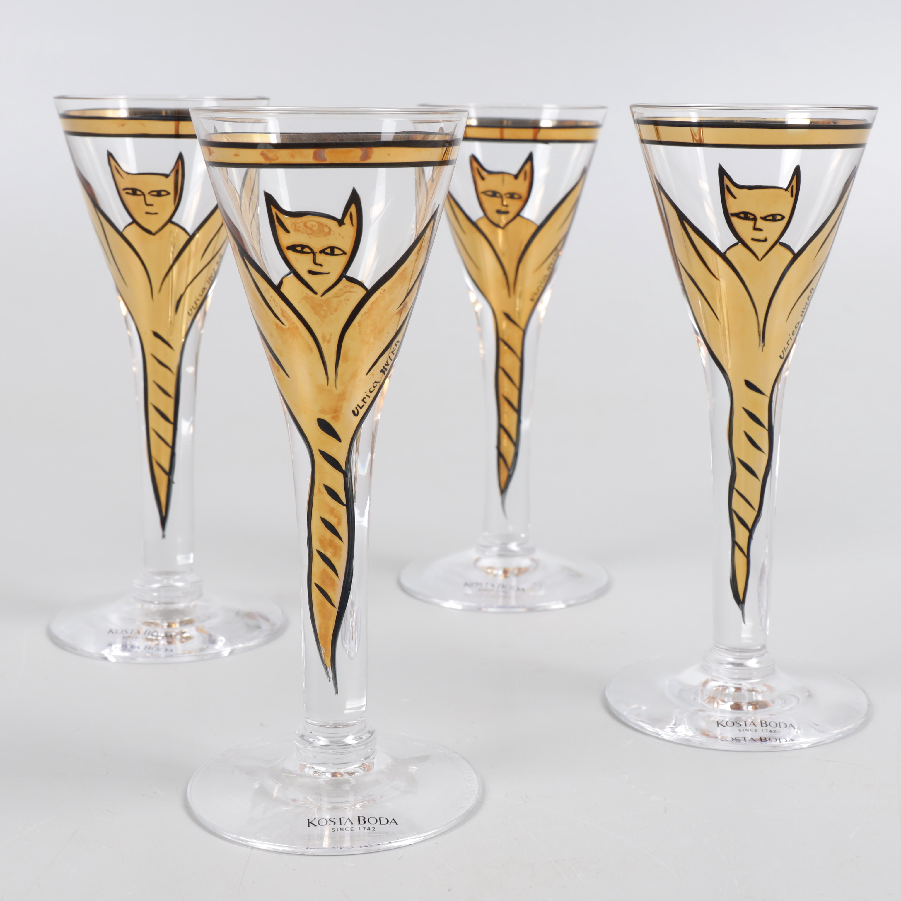 ULRICA HYDMAN-VALLIEN. Snapglas, 4 st, glas, "Goldie", Kosta Boda, signerade.