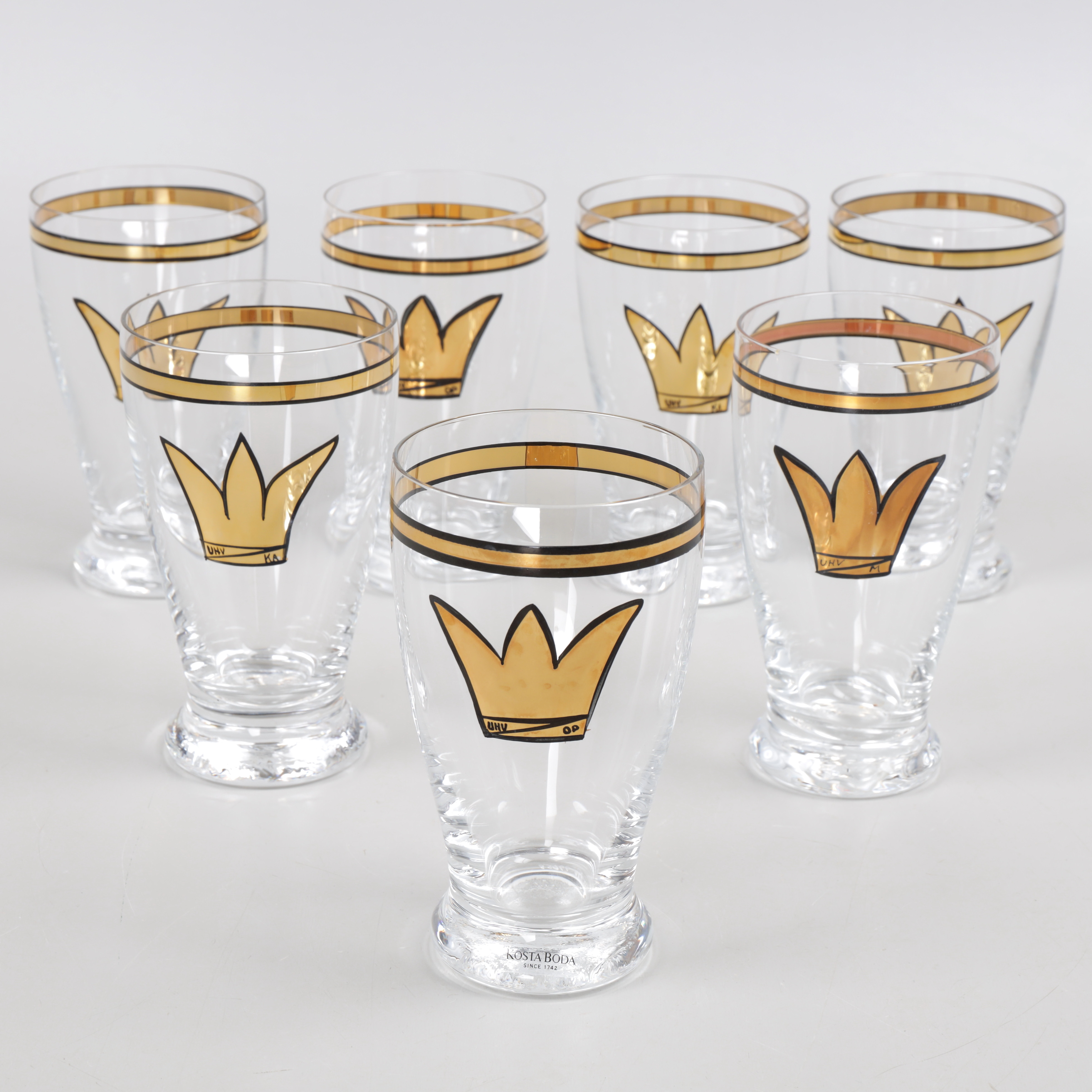 ULRICA HYDMAN-VALLIEN. Glas, 7 st, "Goldie", Kosta Boda, signerade.