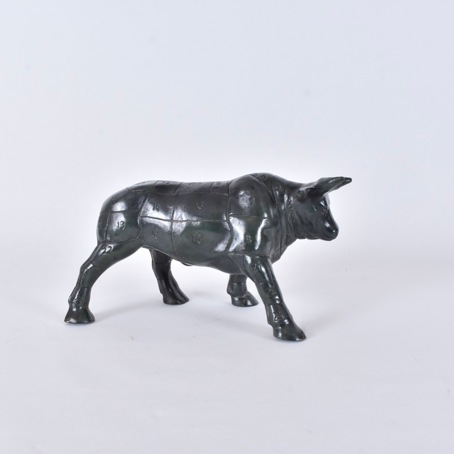 ANDREAS WARGENBRANT. SKULPTUR, Bull, styckningsschema, grönpatinerad brons.