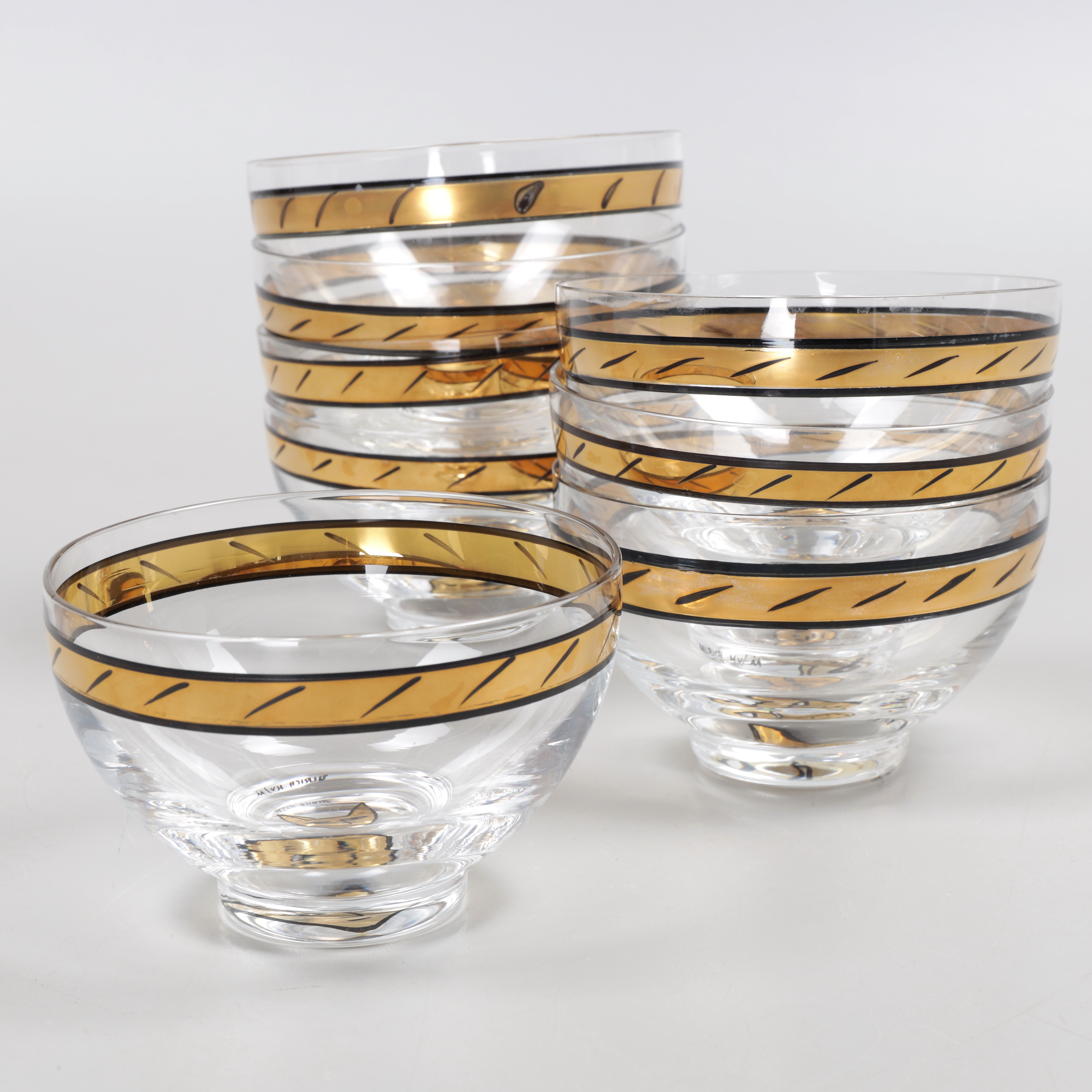 ULRICA HYDMAN-VALLIEN. Skålar, 8 st, glas, "Goldie", Kosta Boda.