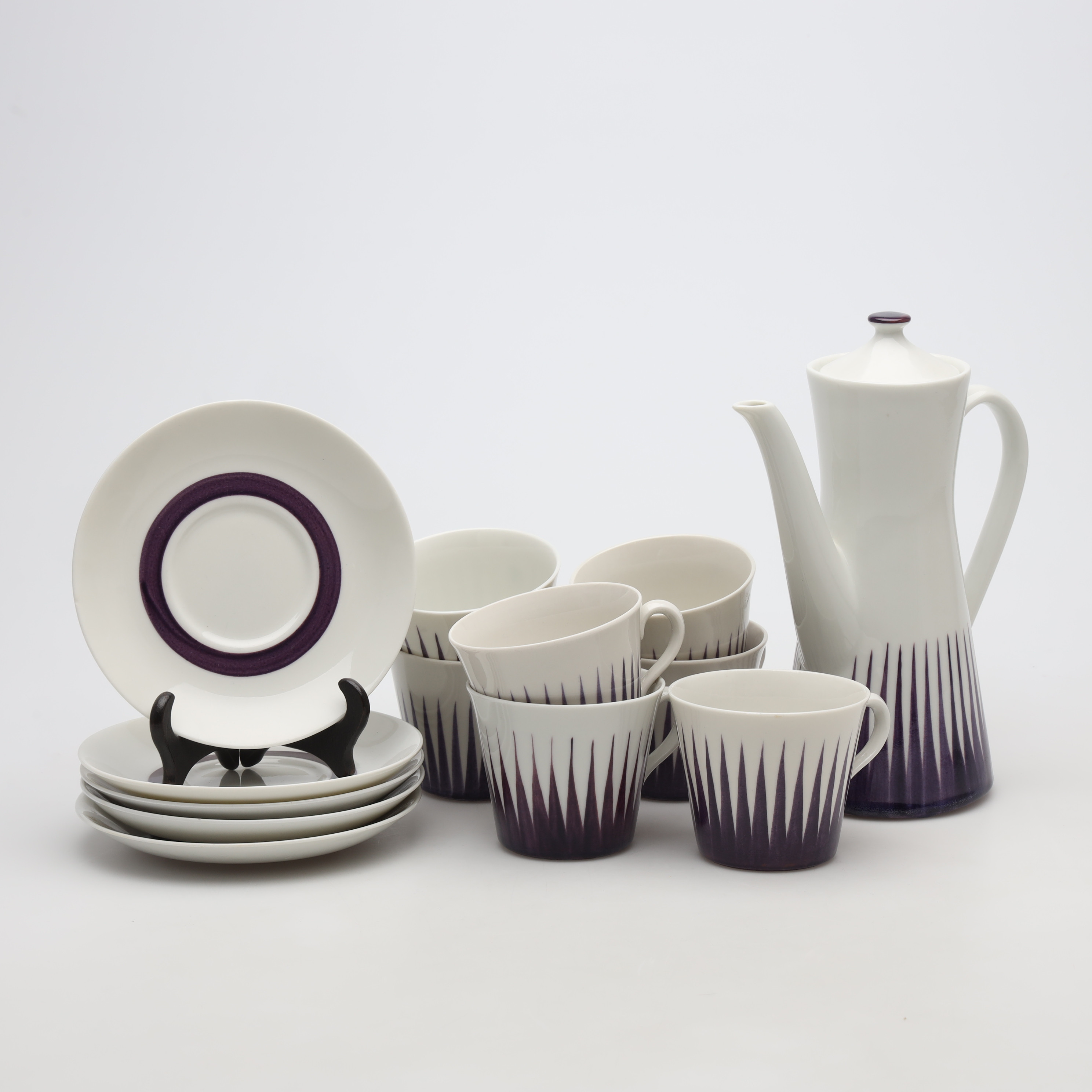 EUGEN TROST. KAFFESERVIS, 13 delar, "Astra", kreamik, Upsala-Ekeby/Gefle.