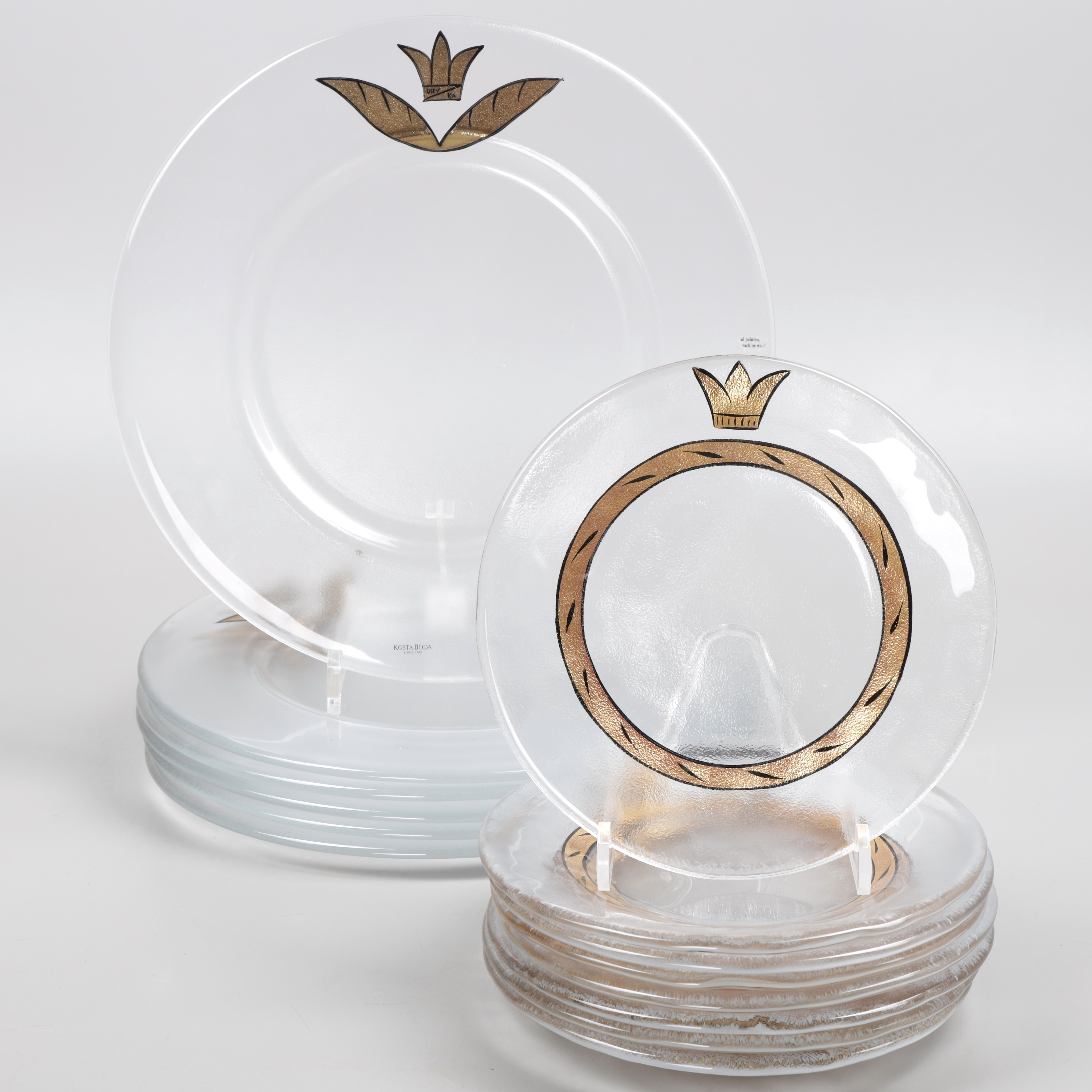 ULRICA HYDMAN-VALLIEN. Tallrikar, 14 st, glas, "Goldie", Kosta boda.