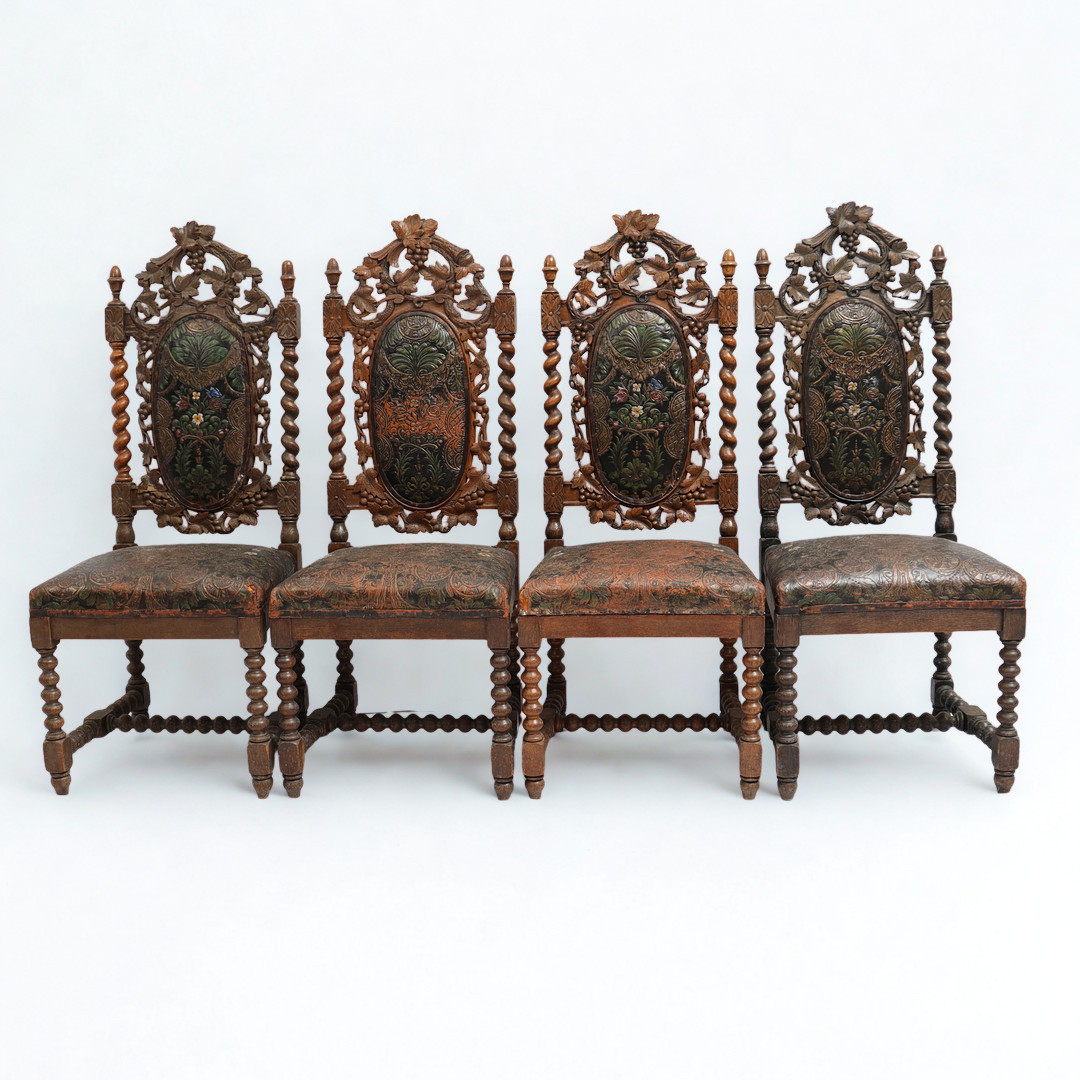 STOLAR 4st, barockstil 1800-tal, ek, med klädsel av gyllenläder.