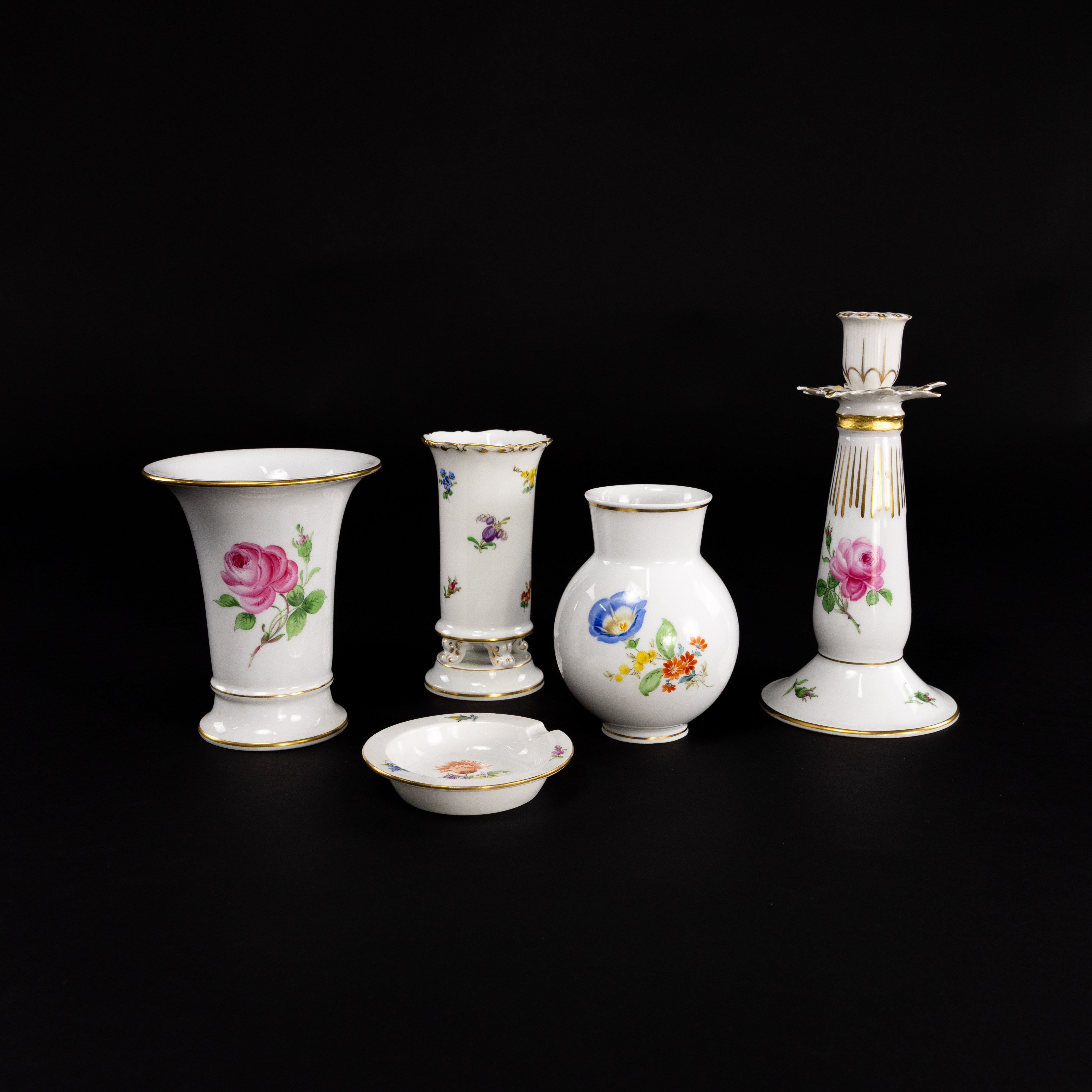 PORSLIN. 5 delar, Meissen, Tyskland.