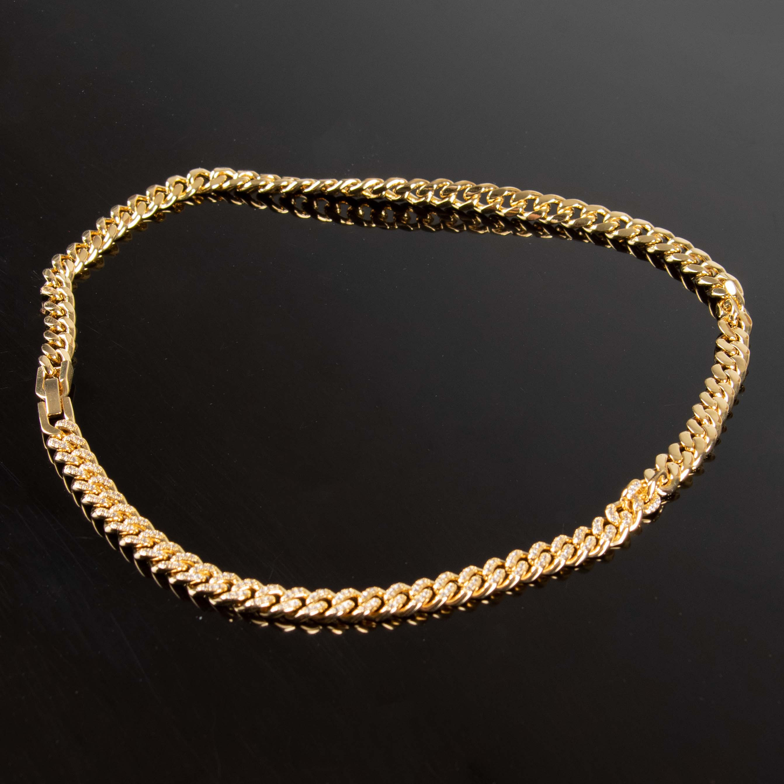 SONATA PAVE COLLIER. Guldpläterad.